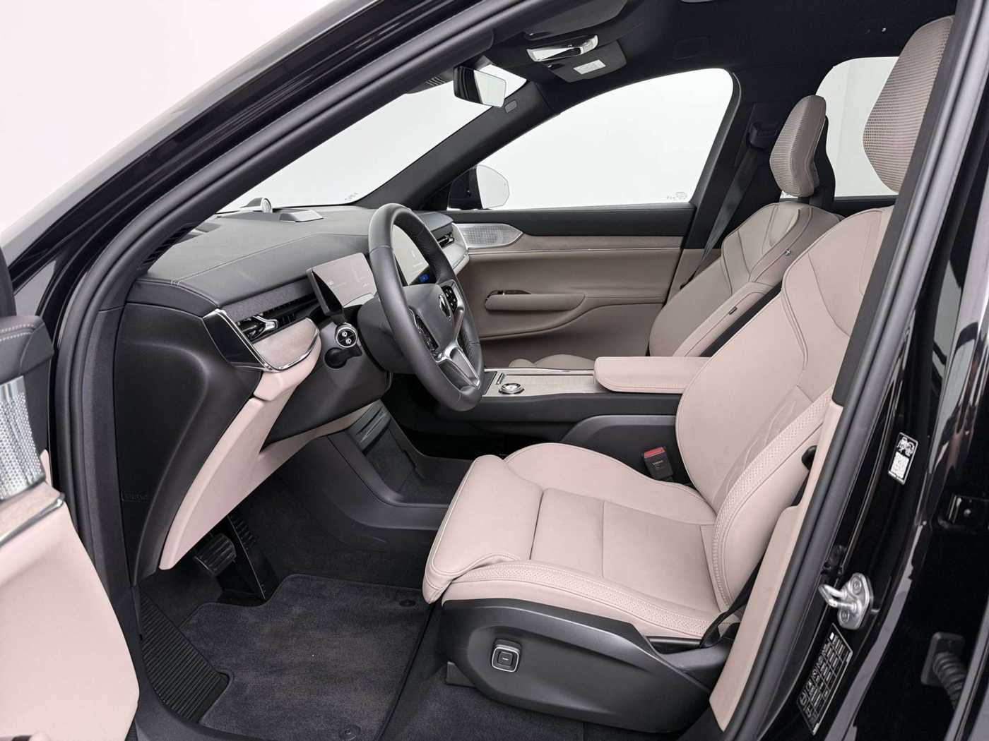 Volvo EX90 – Bild 12