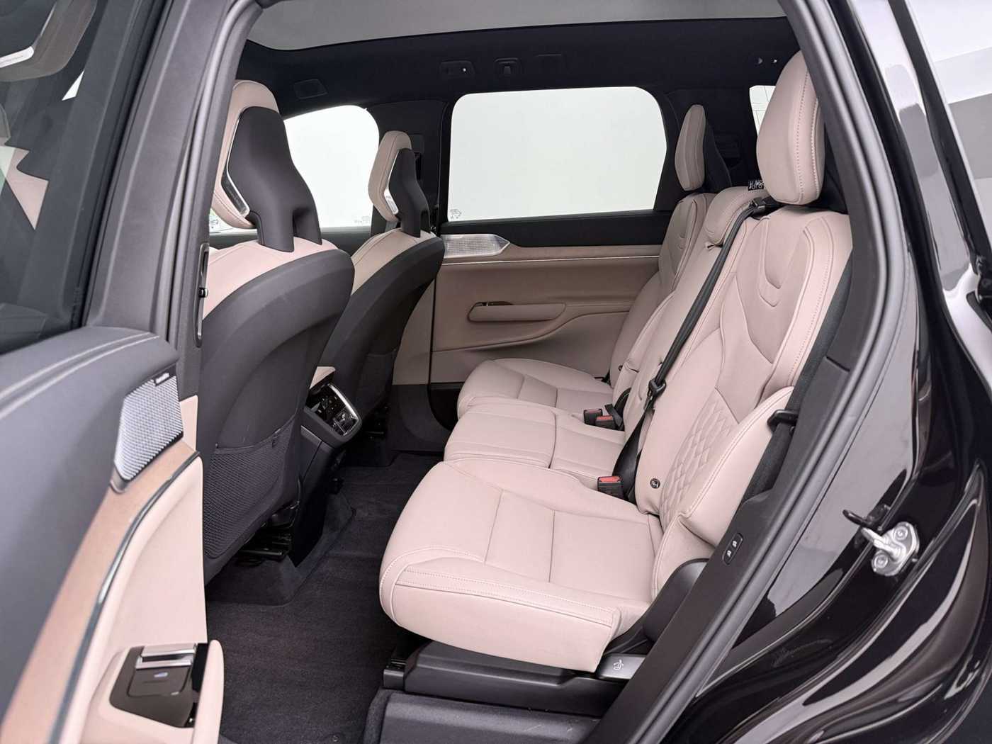 Volvo EX90 – Bild 14