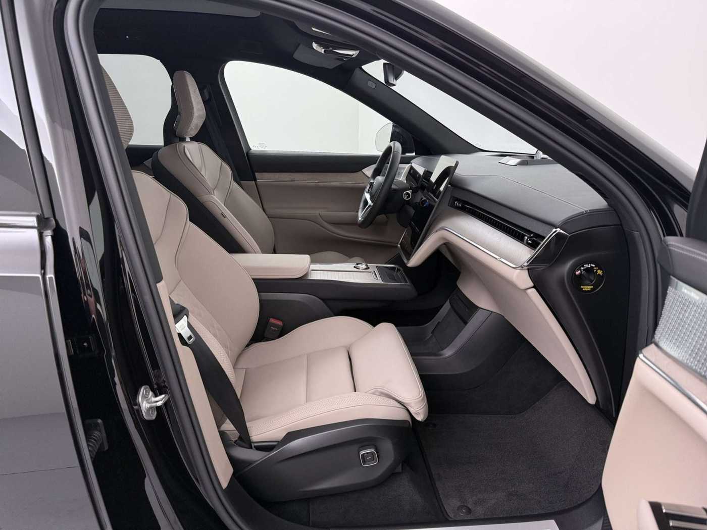 Volvo EX90 – Bild 27