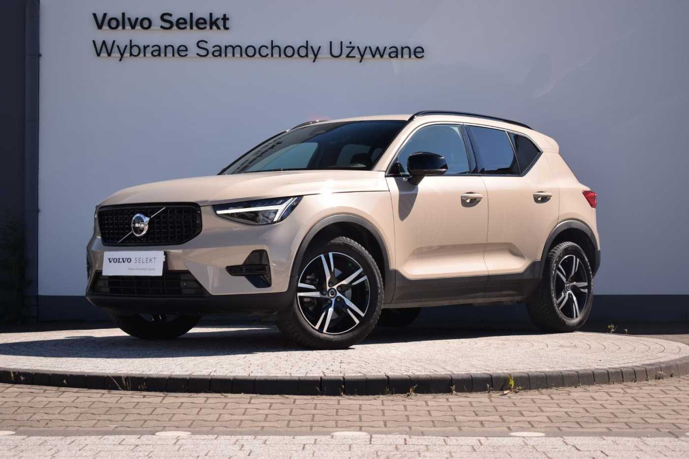 Volvo XC40 2025