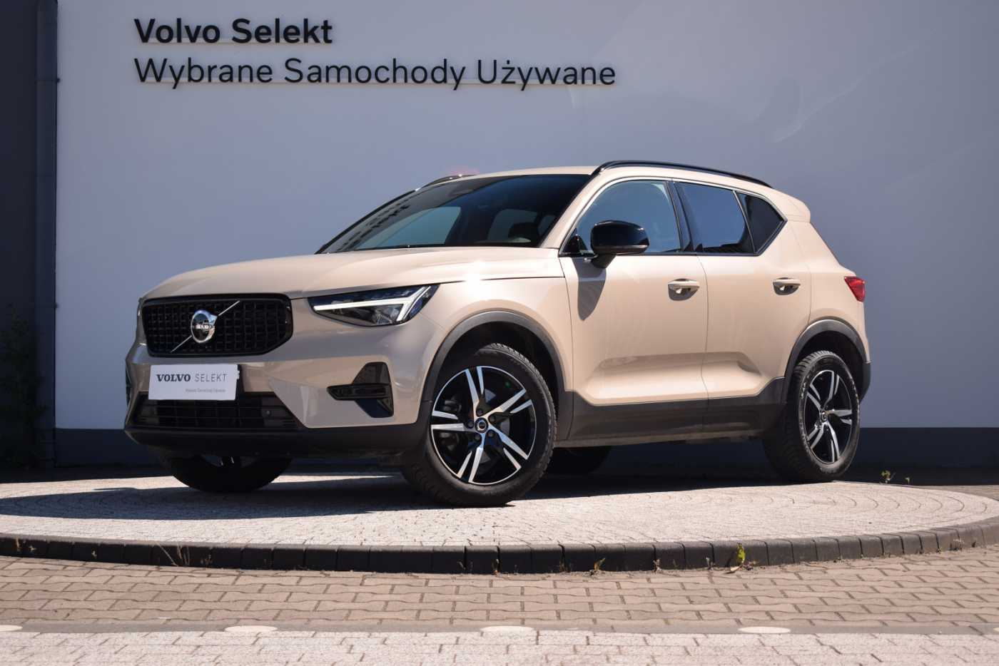 Volvo XC40 2025