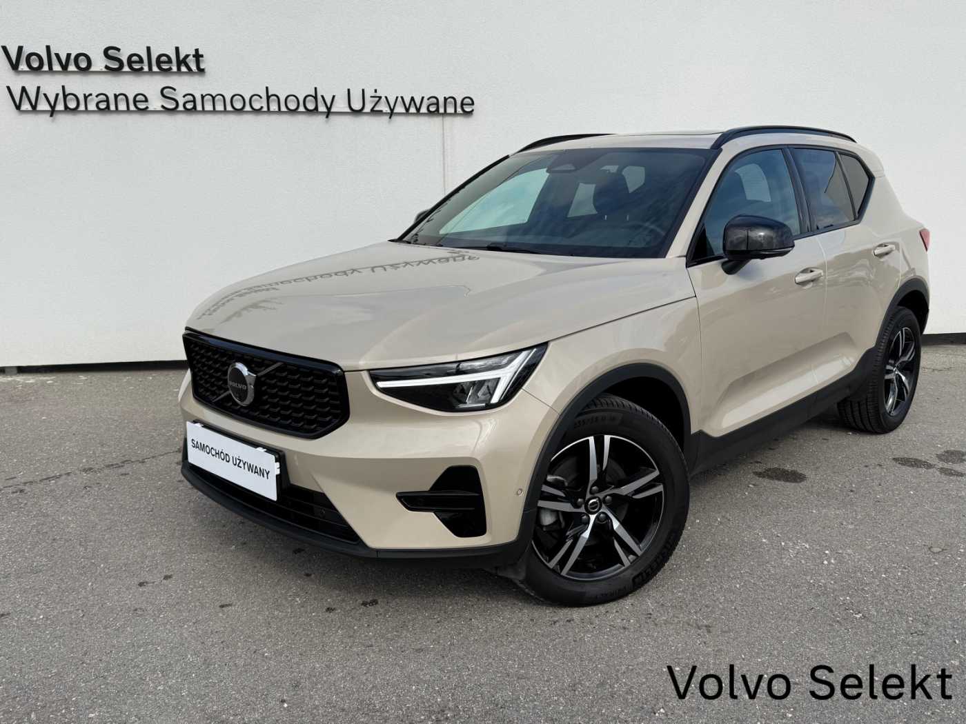 XC40 B4 Plus Dark aut