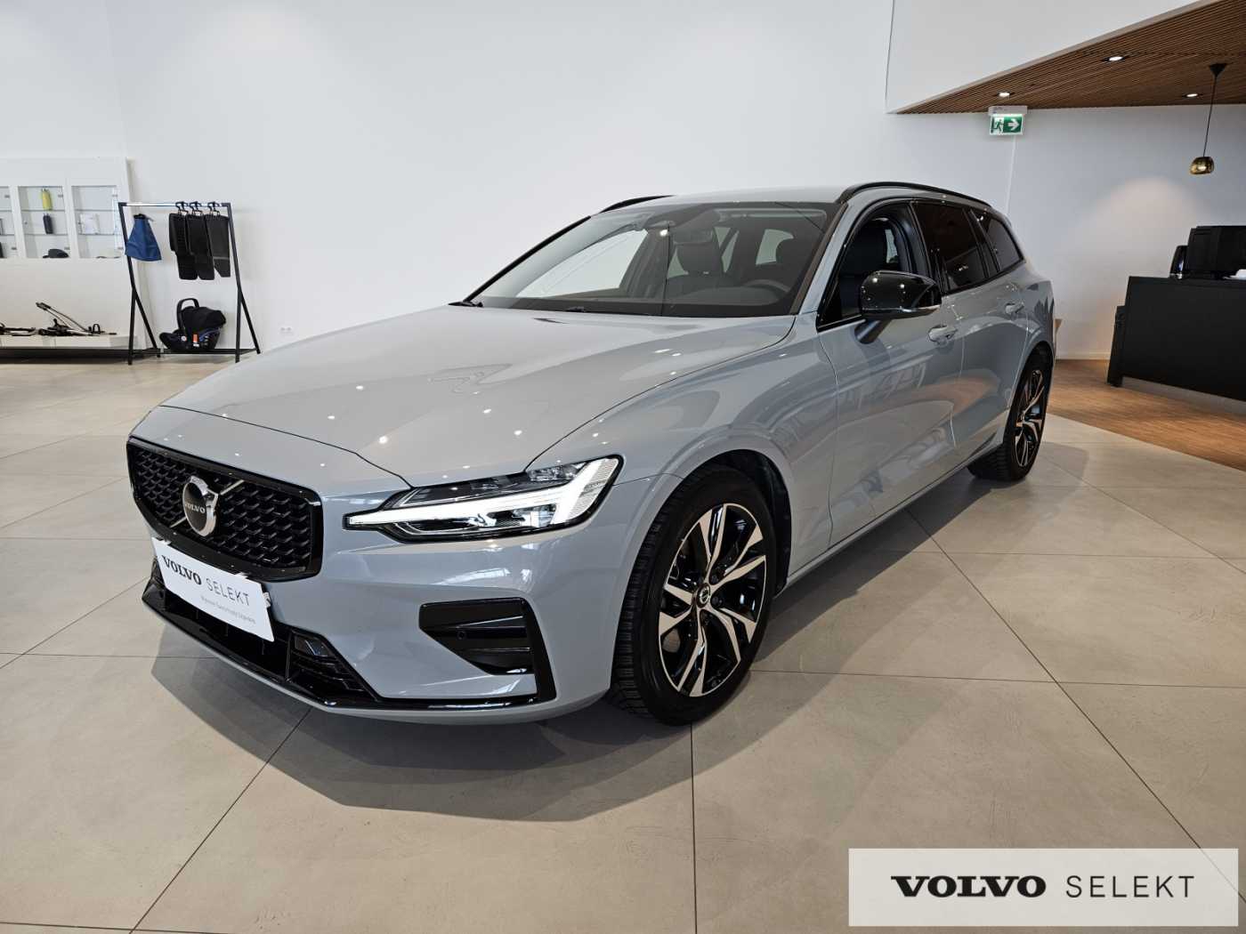 Volvo V60 2025