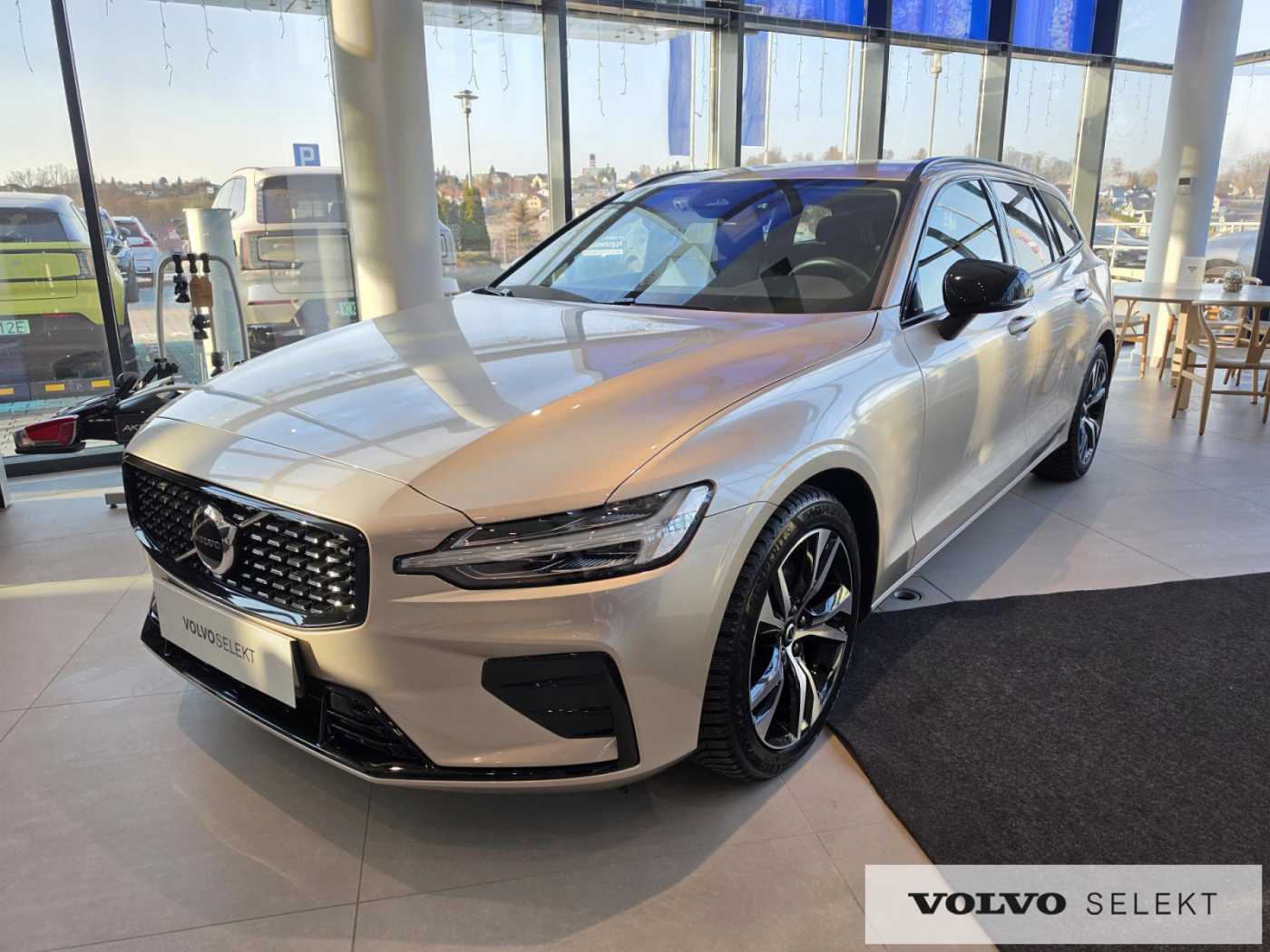 Volvo V60 2025