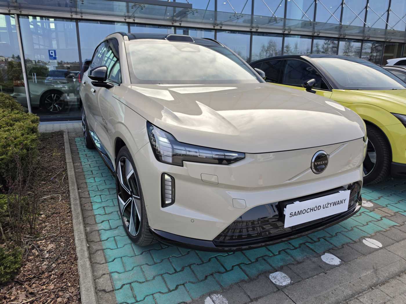 Volvo EX90