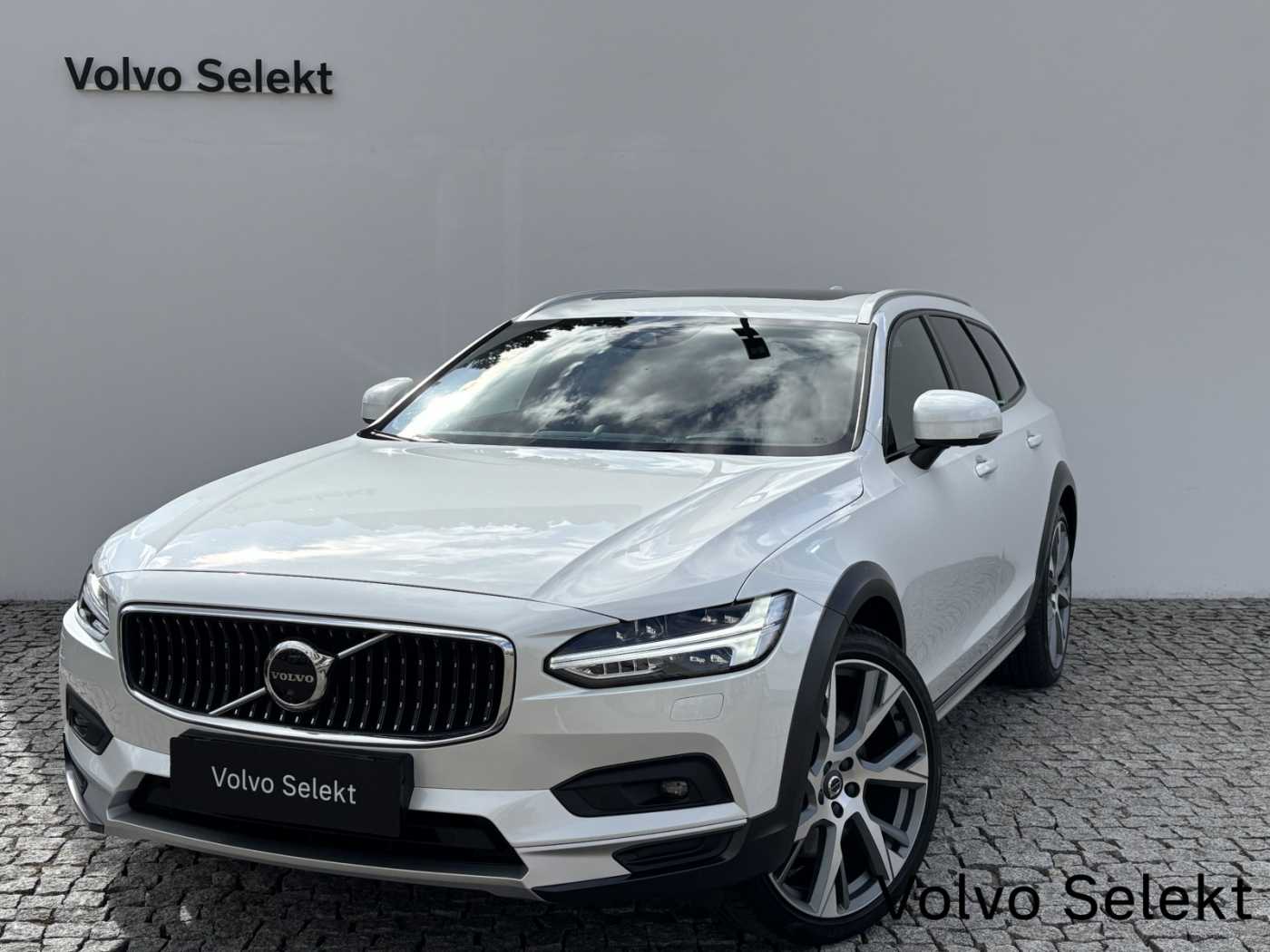 Volvo V90 Cross Country