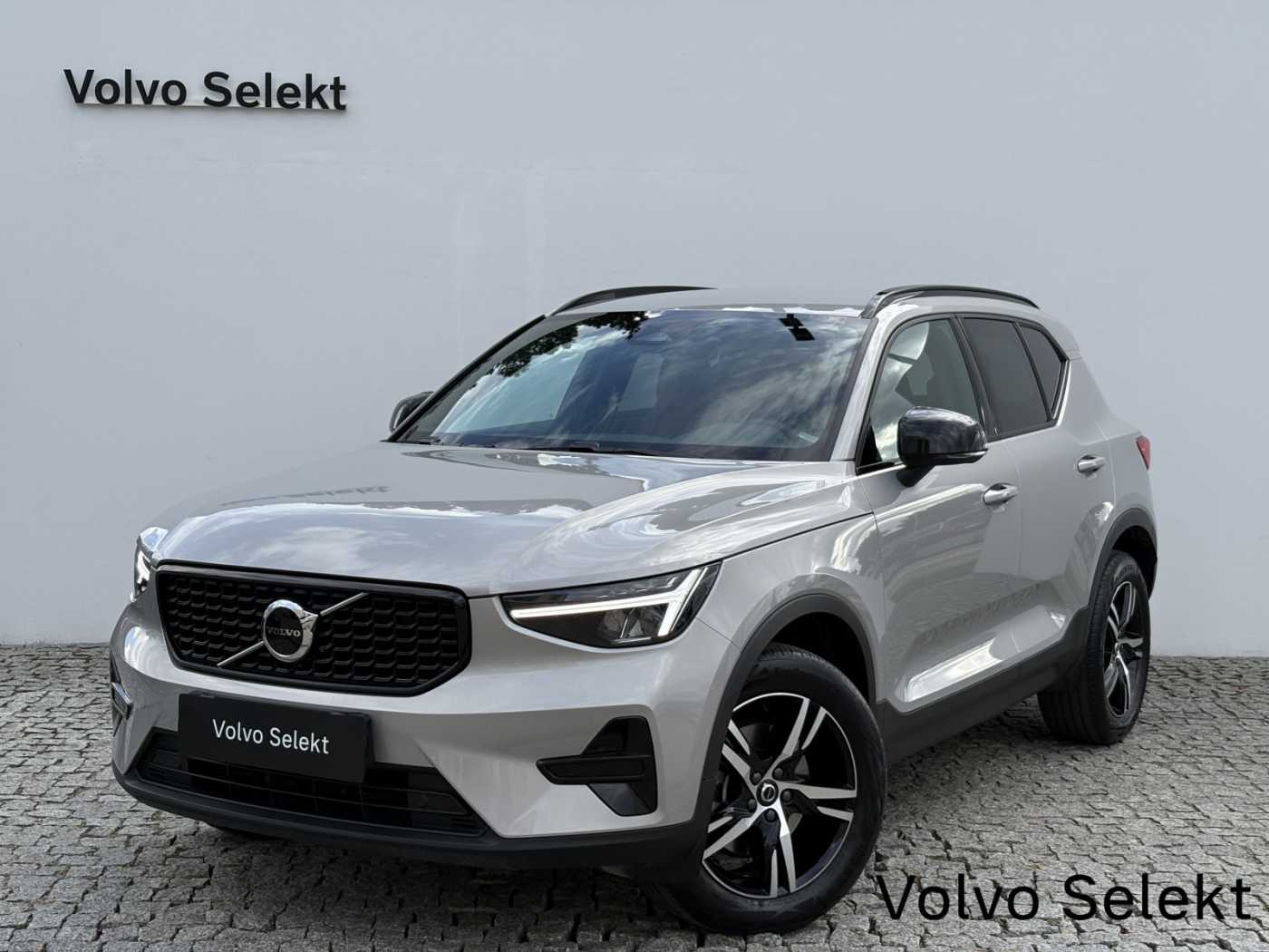 XC40 B4 Plus Dark aut