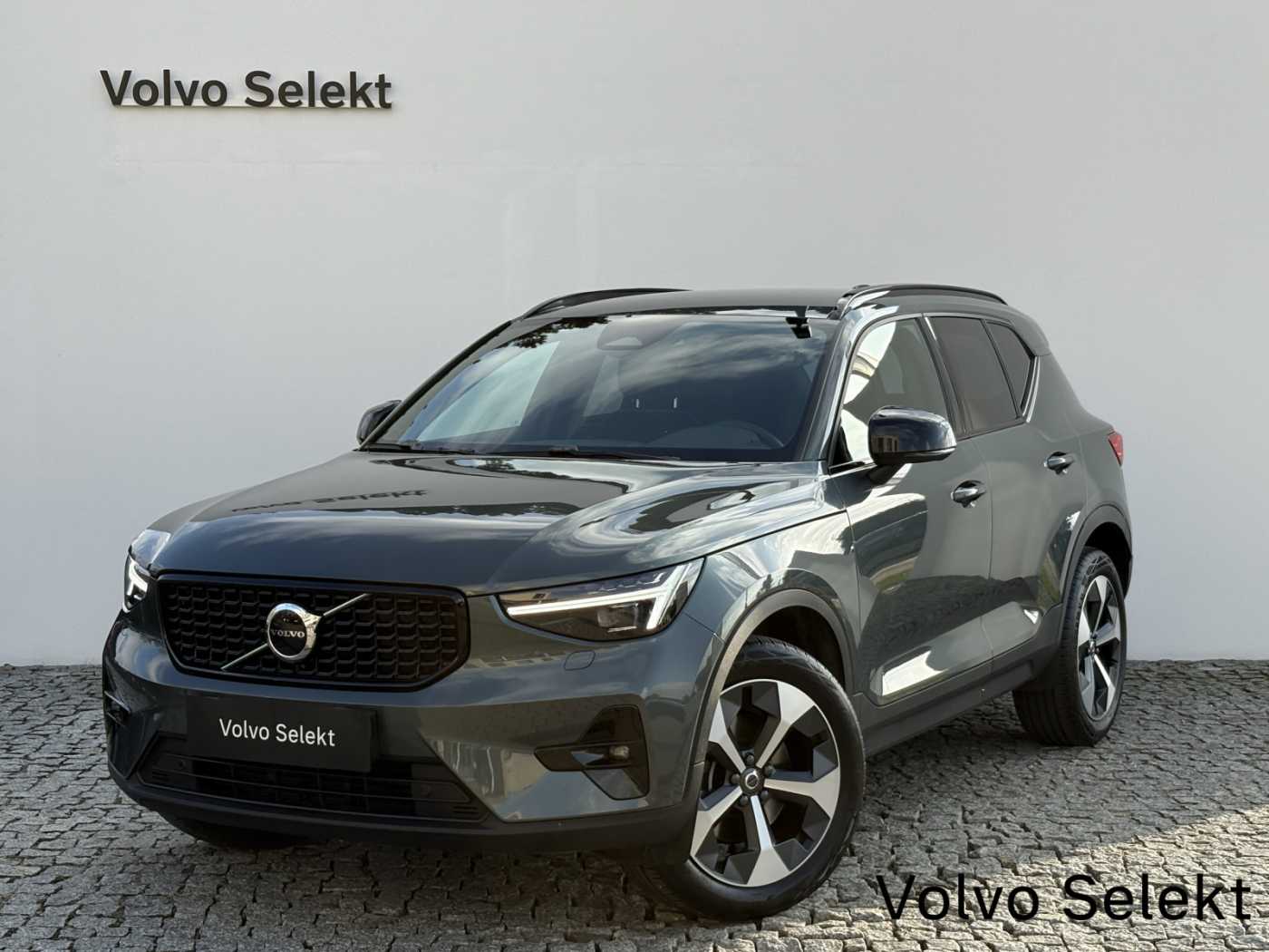 XC40 B4 Plus Dark aut