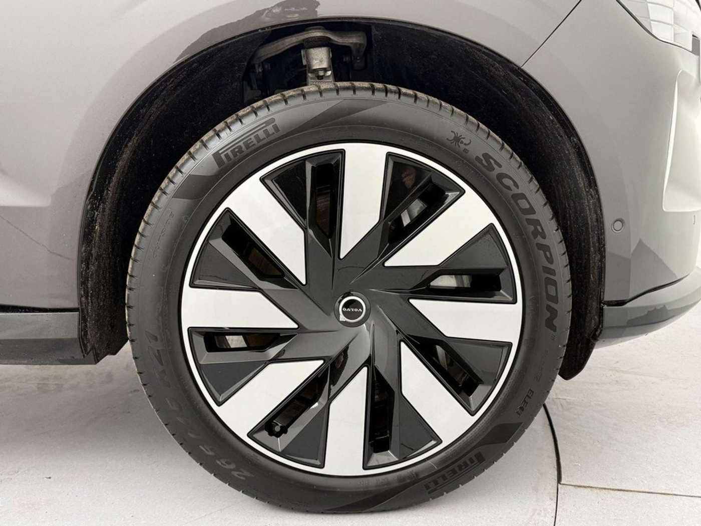 Volvo EX90 – Bild 12