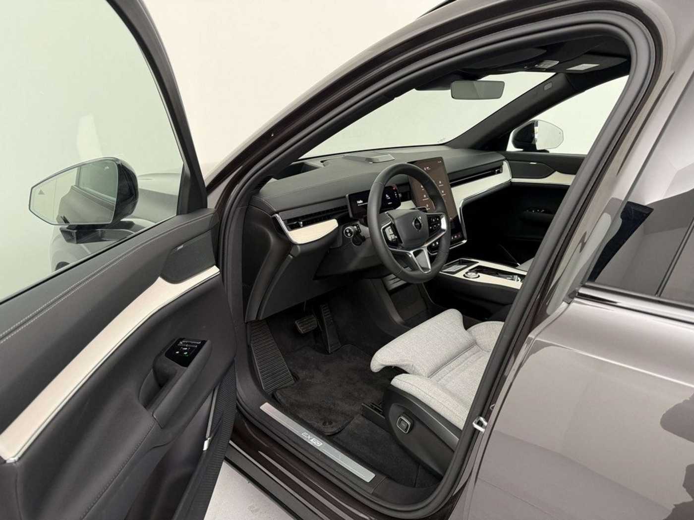 Volvo EX90 – Bild 16