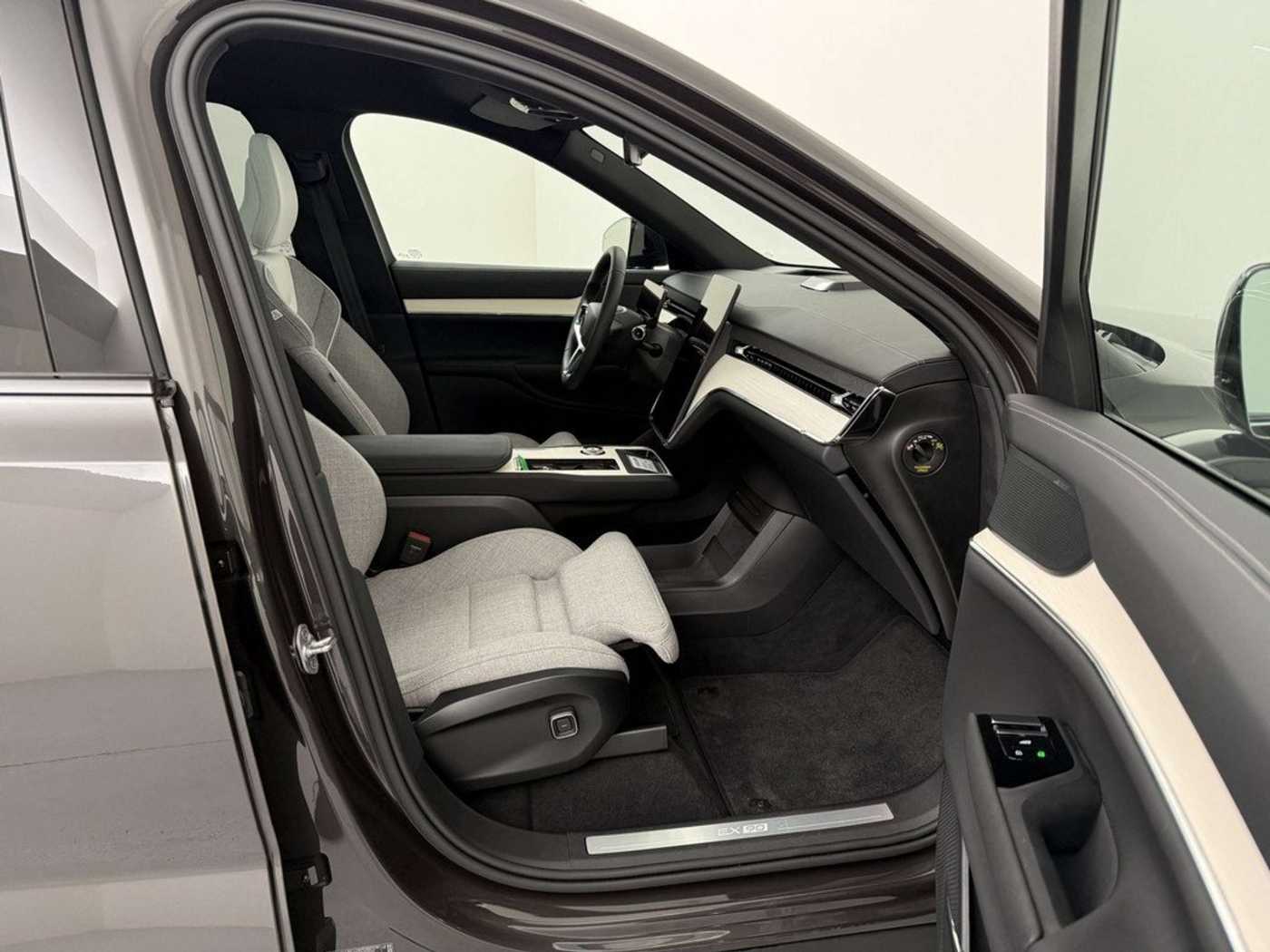 Volvo EX90 – Bild 19