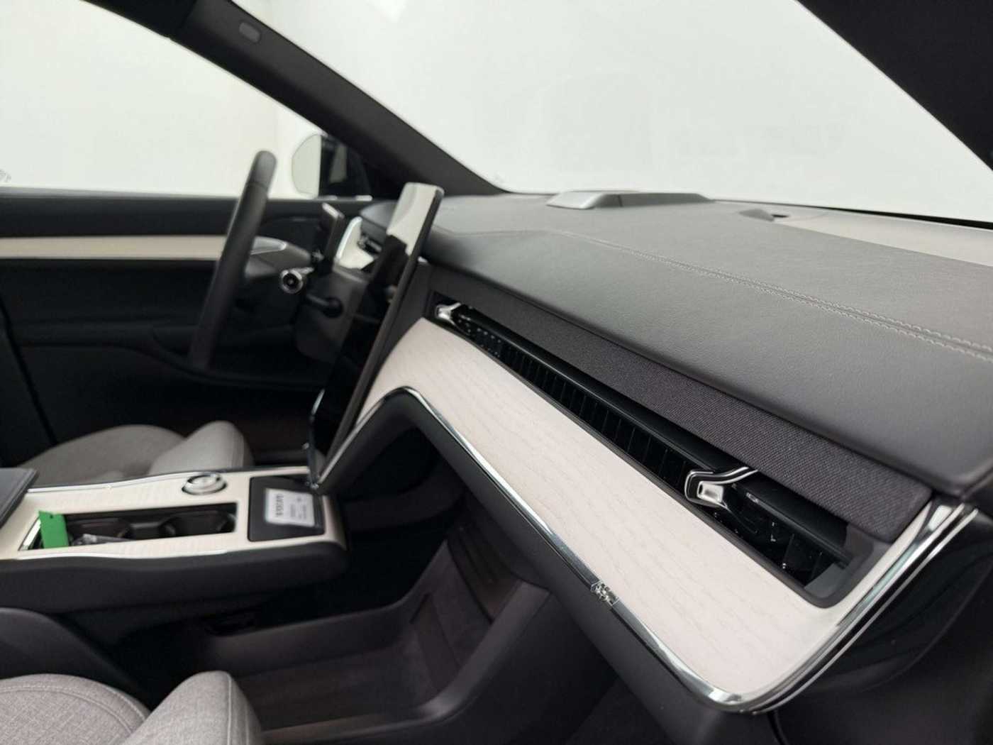 Volvo EX90 – Bild 22