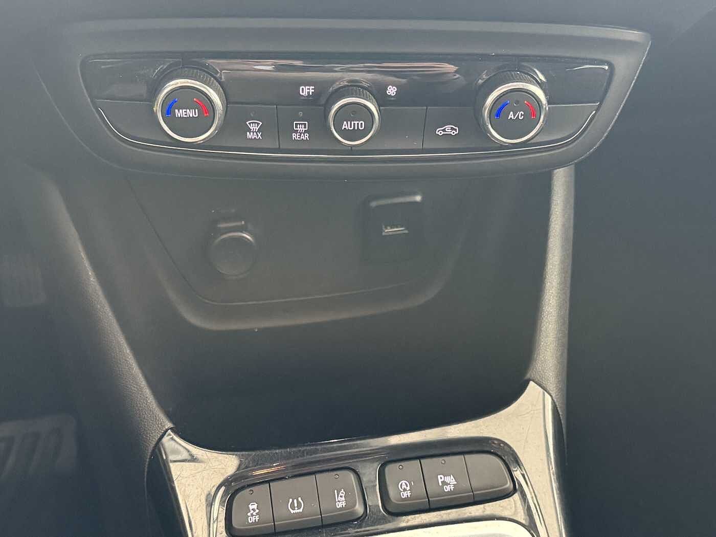 Opel Crossland –  