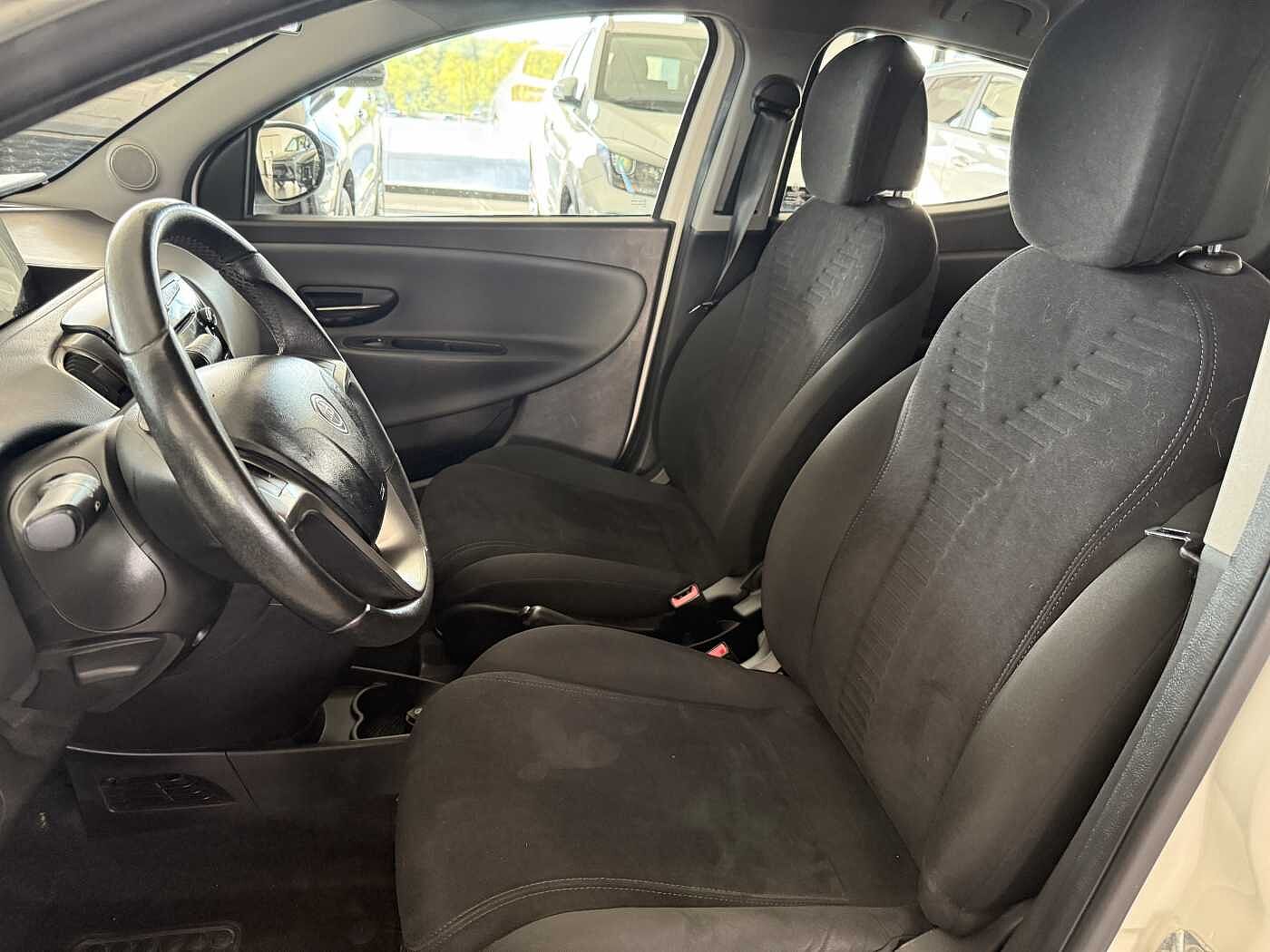 Lancia Ypsilon – 1.2 69 CV Gold  