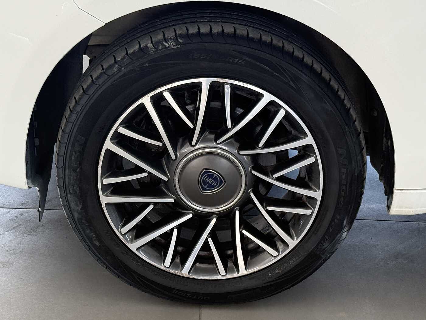 Lancia Ypsilon – 1.2 69 CV Gold  