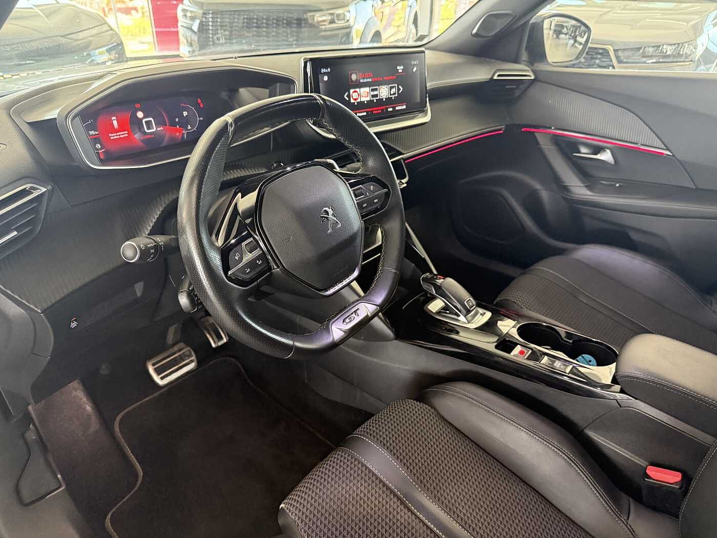 Peugeot 2008 – 1.2 PureTech 130 CV EAT8 GT  