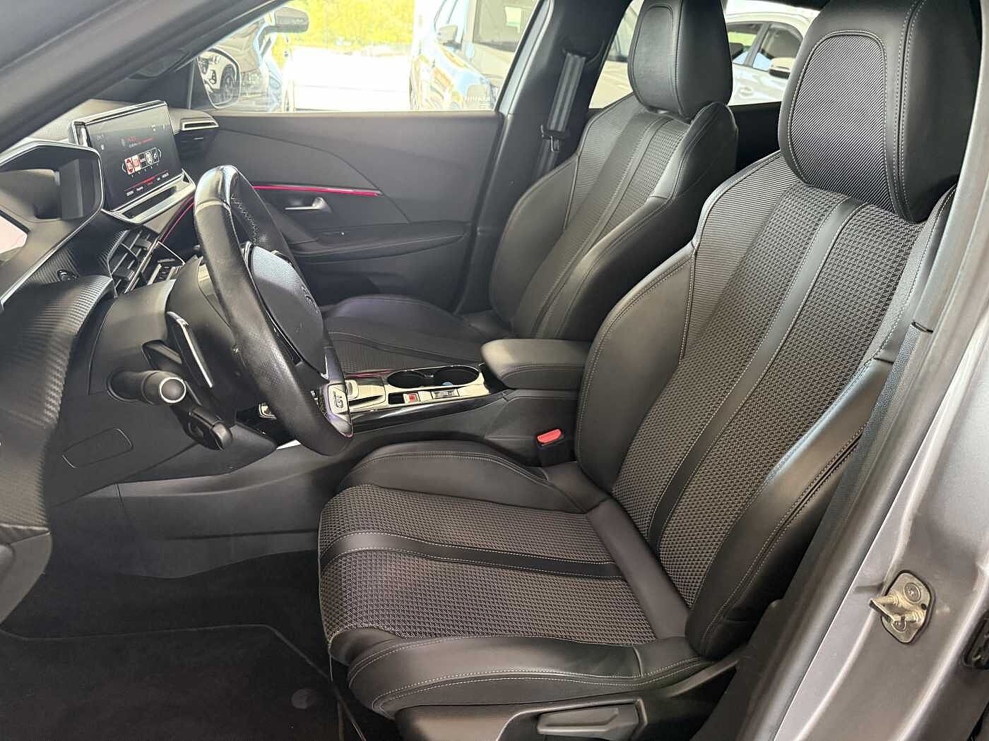 Peugeot 2008 – 1.2 PureTech 130 CV EAT8 GT  