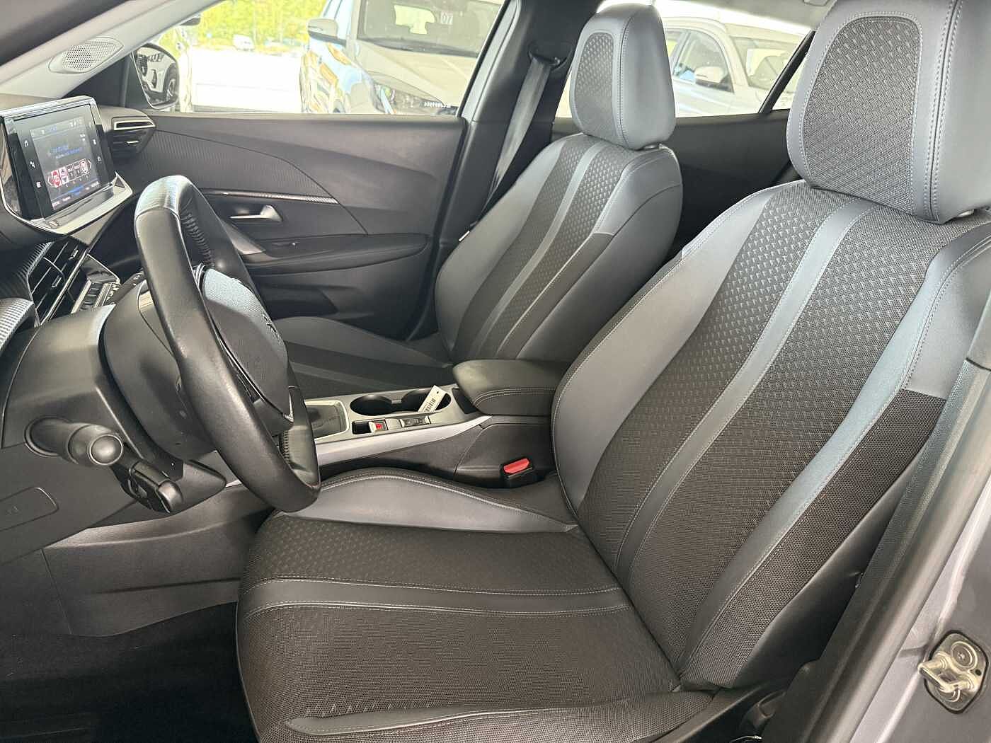 Peugeot 2008 – 1.2 PureTech 130 CV Allure  