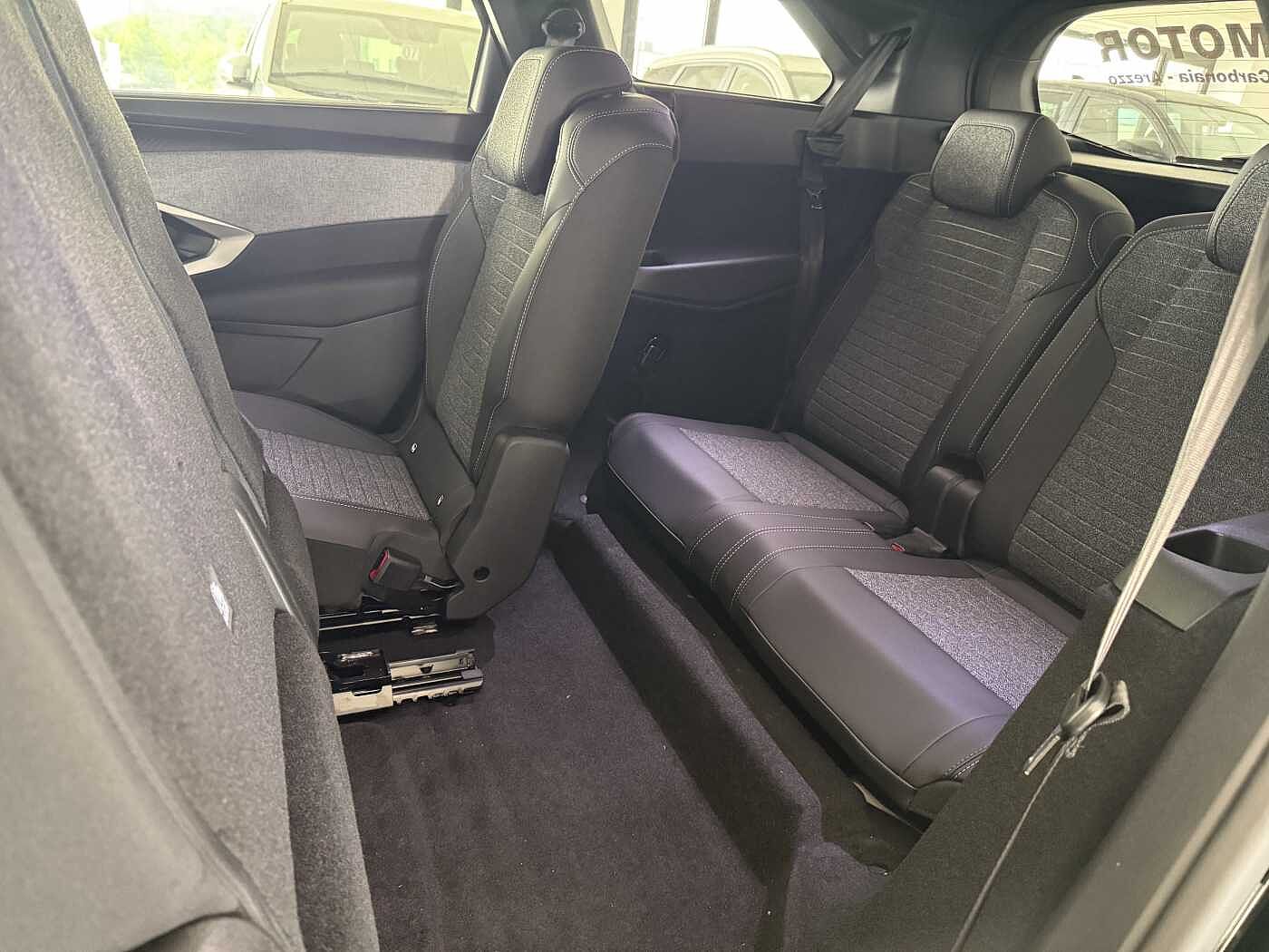 Peugeot 5008 – Hybrid 136 CV e-DCS6 Allure  