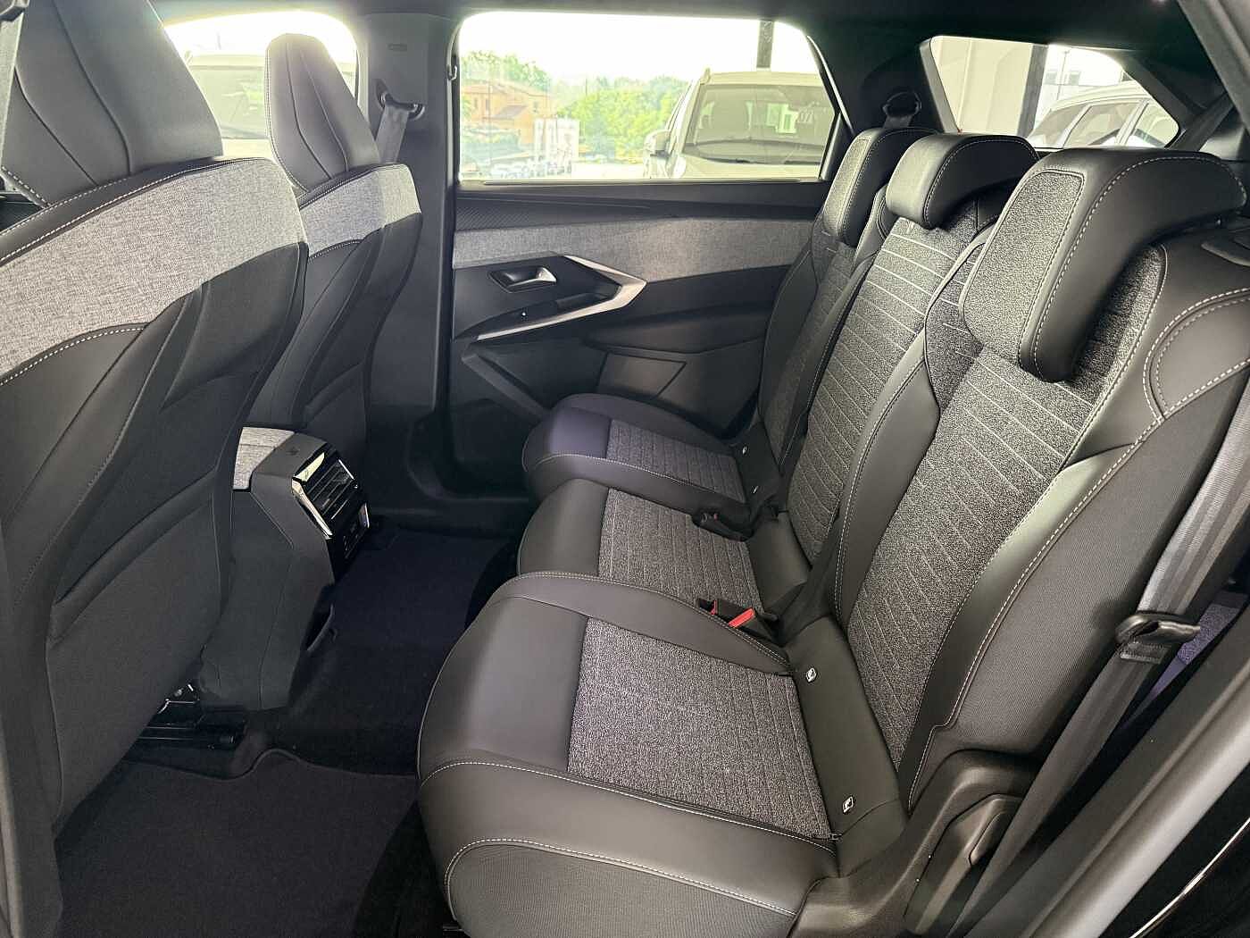 Peugeot 5008 – Hybrid 136 CV e-DCS6 Allure  