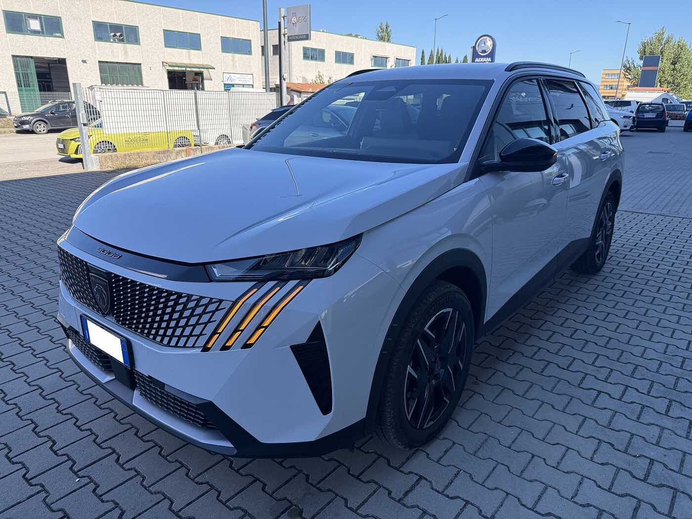 Peugeot 5008 – Hybrid 136 CV e-DCS6 Allure  