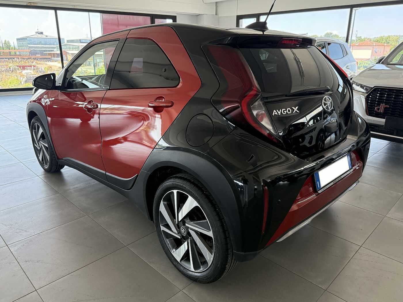 Toyota Aygo X – X 1.0 VVT-i 72 CV 5 porte Lounge  