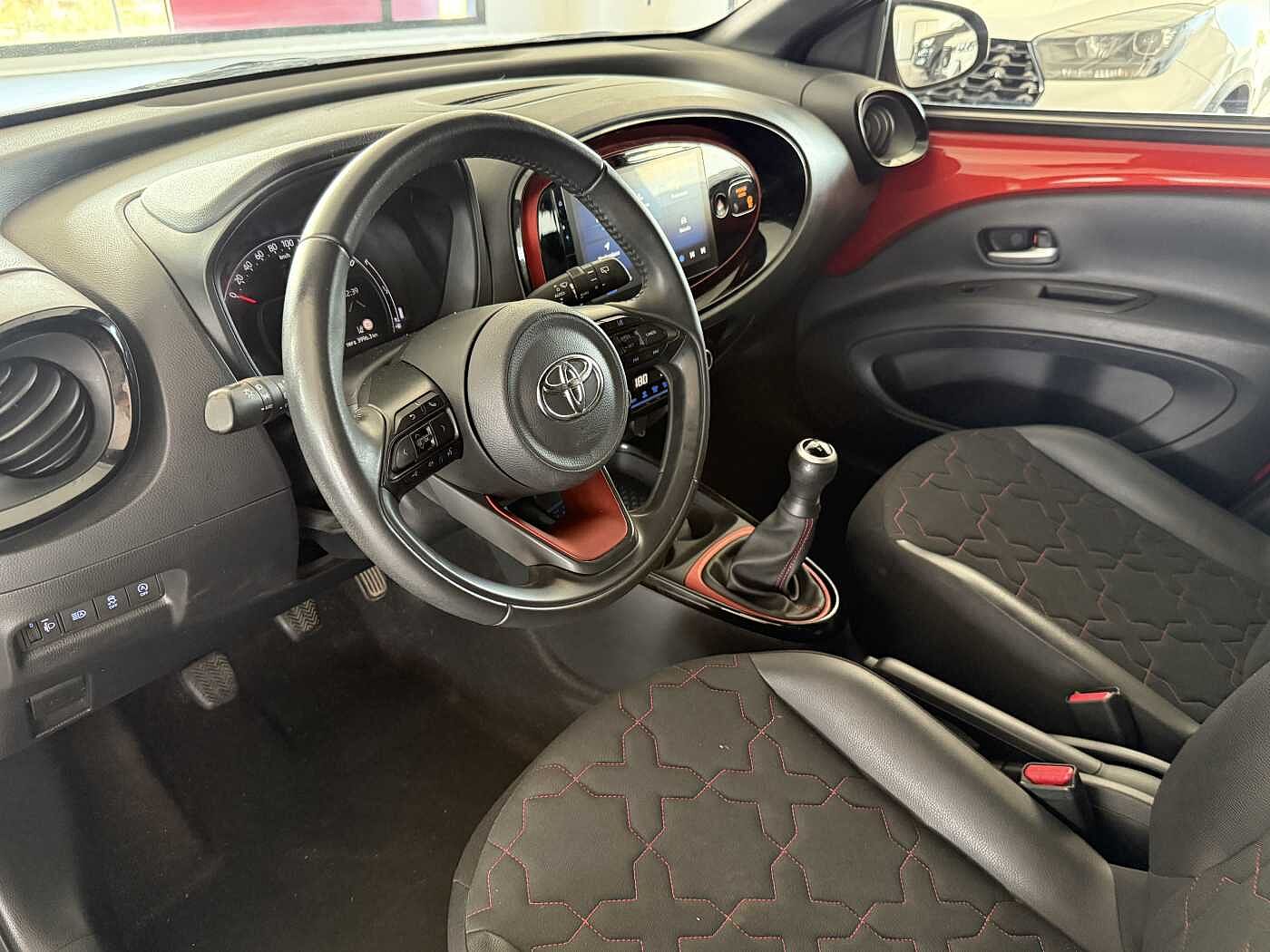 Toyota Aygo X – X 1.0 VVT-i 72 CV 5 porte Lounge  