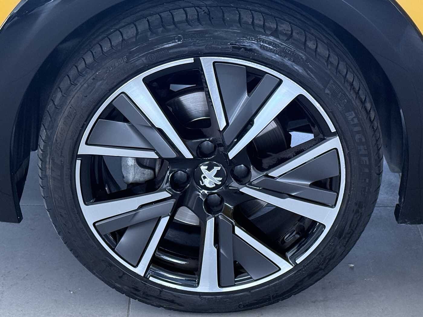 Peugeot 208 – 1.2 PureTech 100 CV EAT8 GT Line  