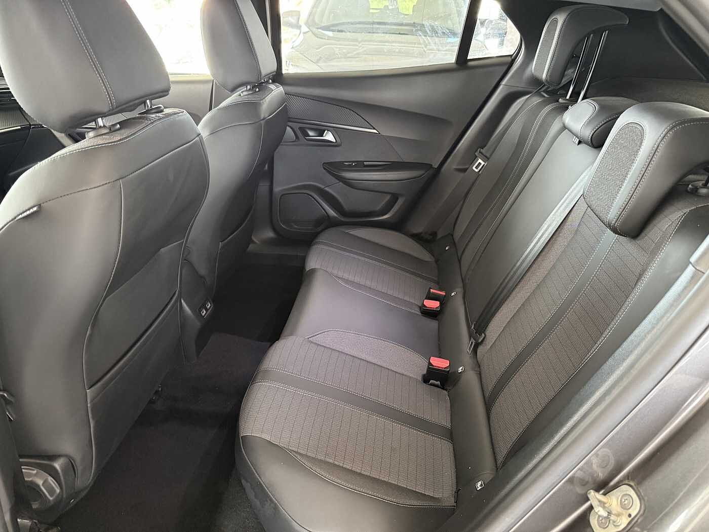 Peugeot 2008 – 1.2 PureTech 100 CV Allure  