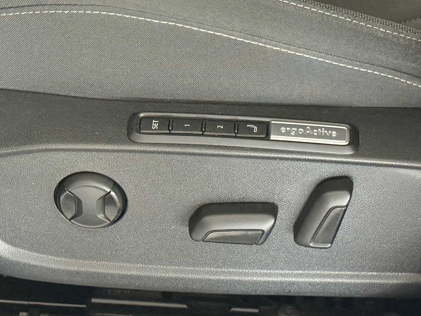 Volkswagen Golf 8ª serie – Variant 2.0 TDI SCR Style  