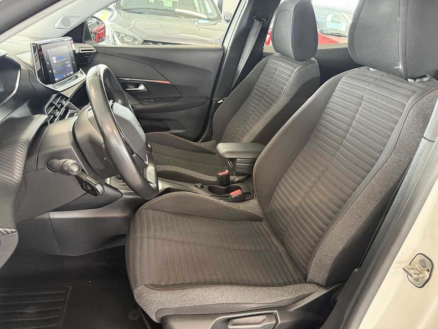 Peugeot 2008 – 1.2 PureTech 100 CV Active  