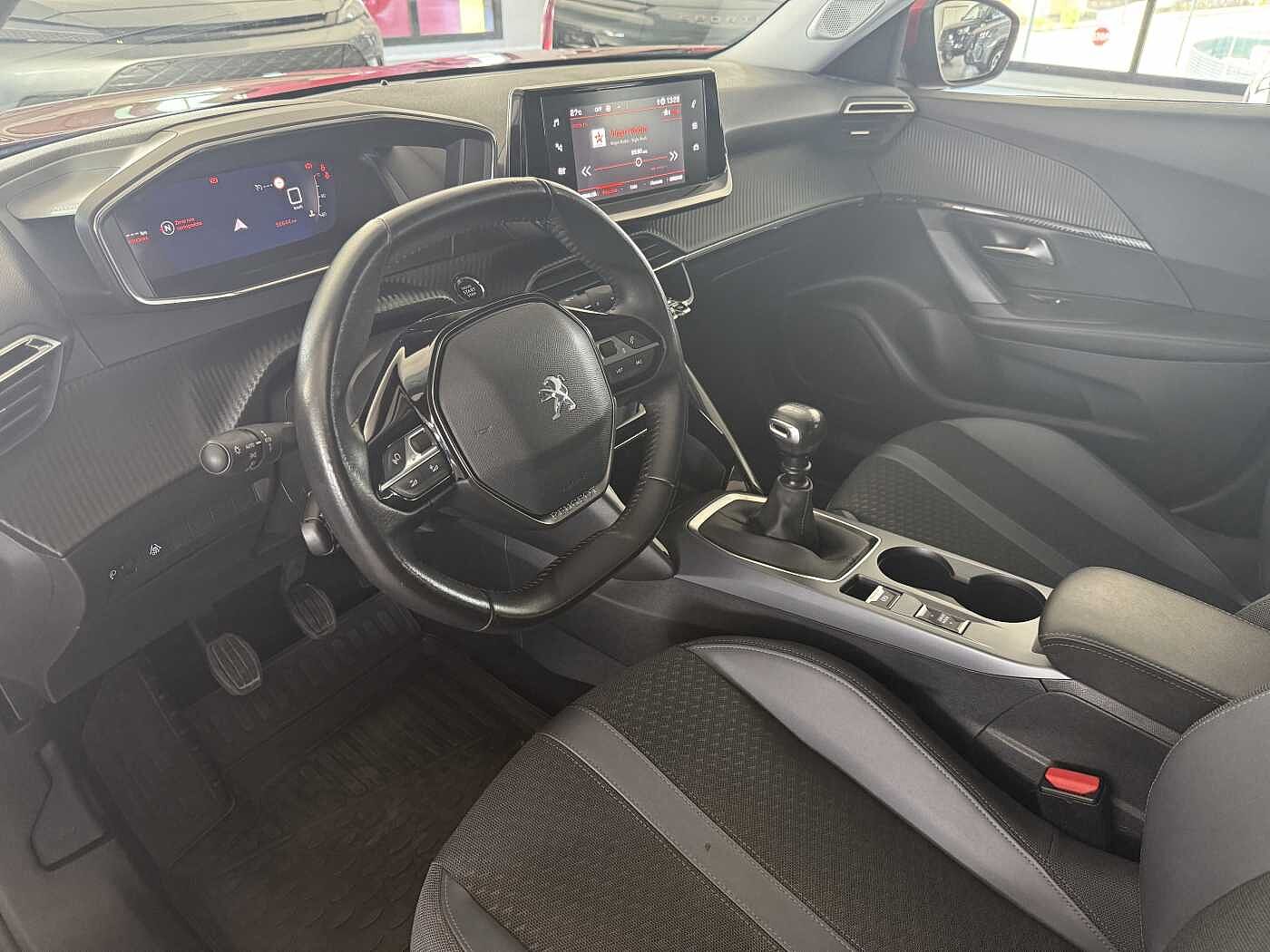 Peugeot 2008 – 1.2 PureTech 100 CV Allure  
