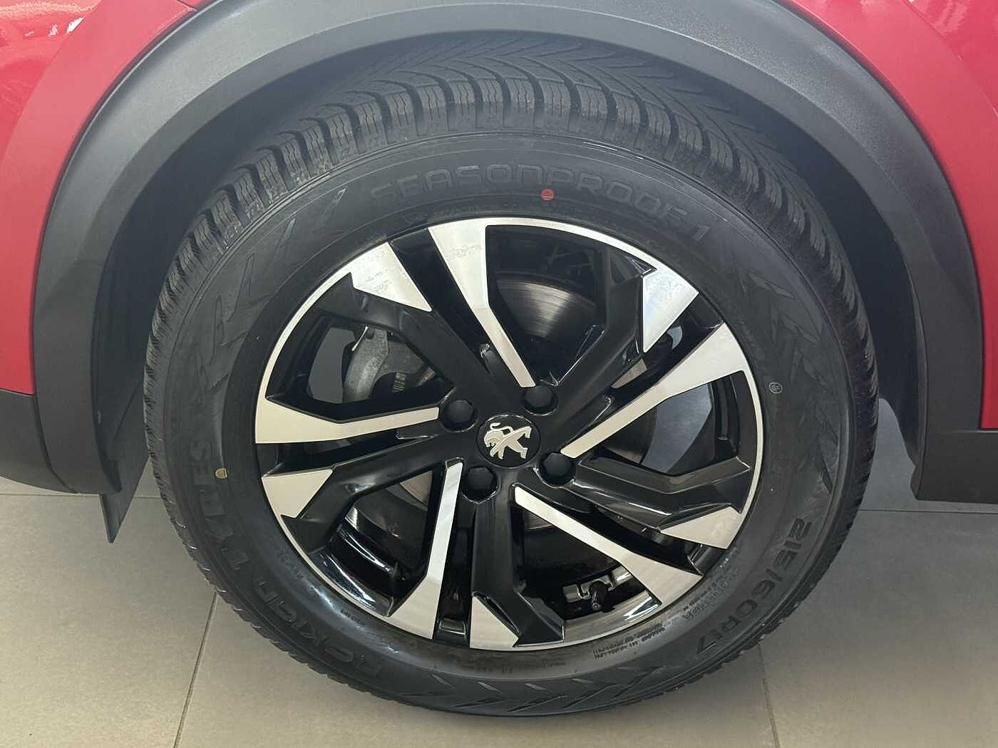 Peugeot 2008 – 1.2 PureTech 100 CV Allure  