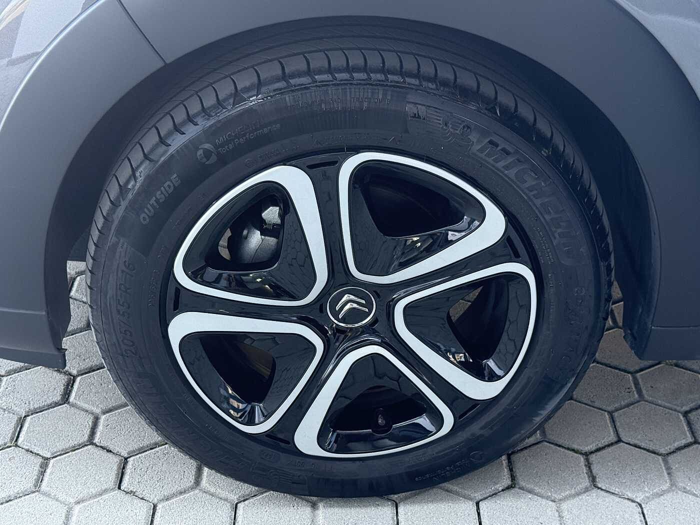 Citroen C3 –  
