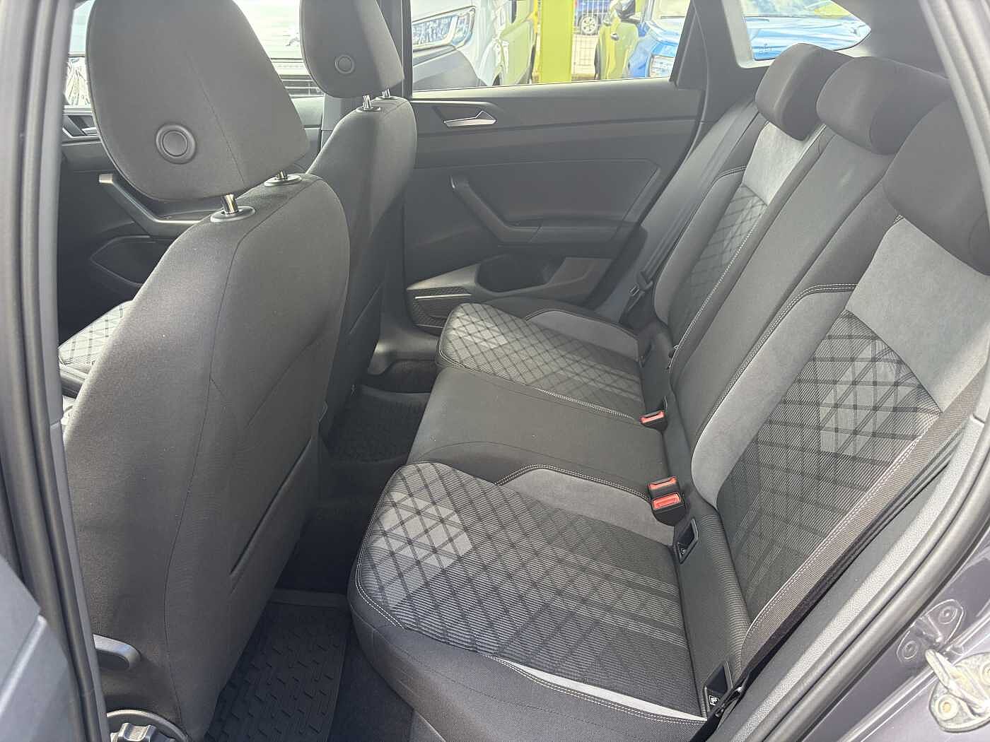 Volkswagen Taigo – 1.0 TSI 115 CV DSG R-Line  