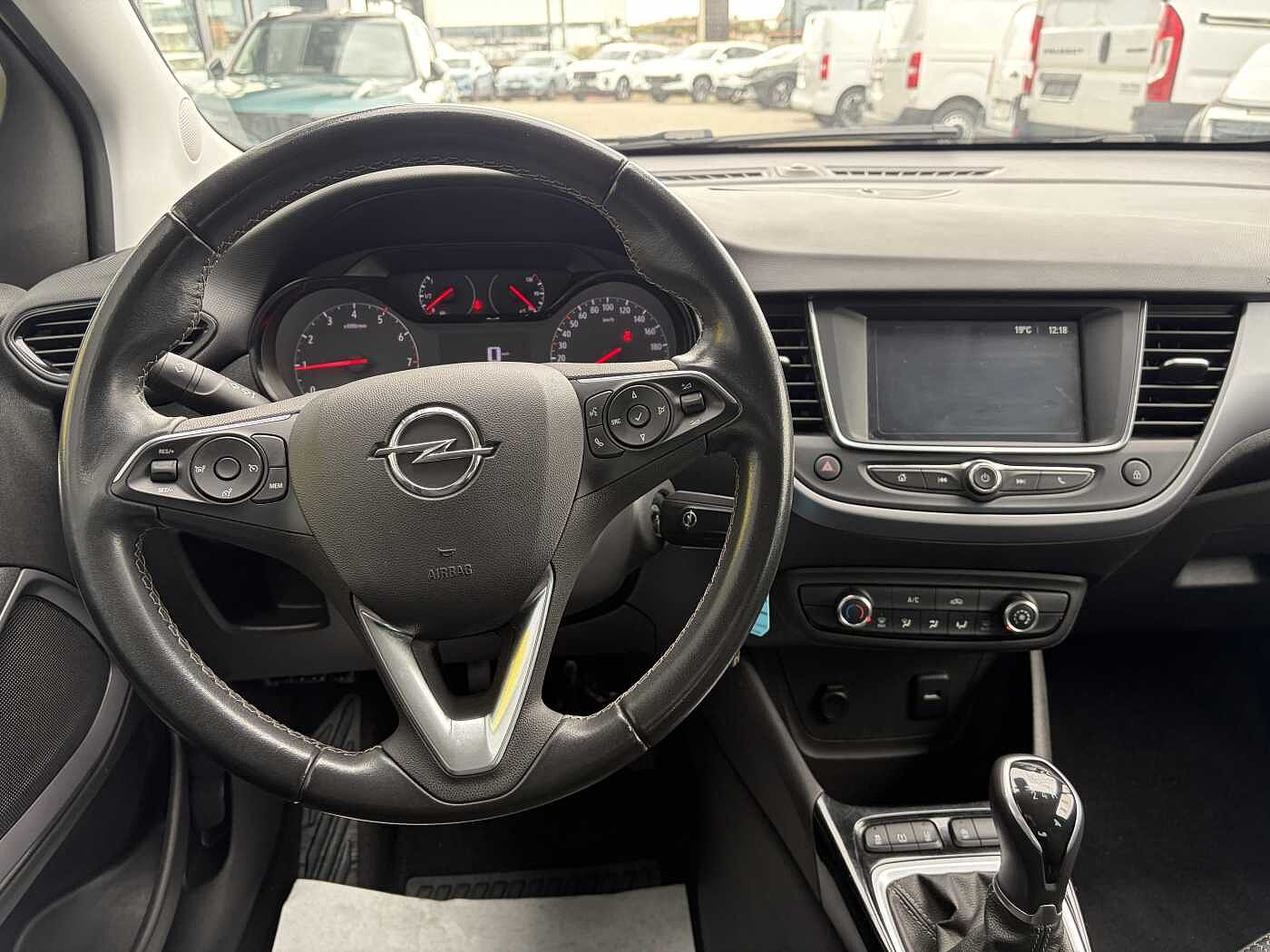 Opel Crossland –  