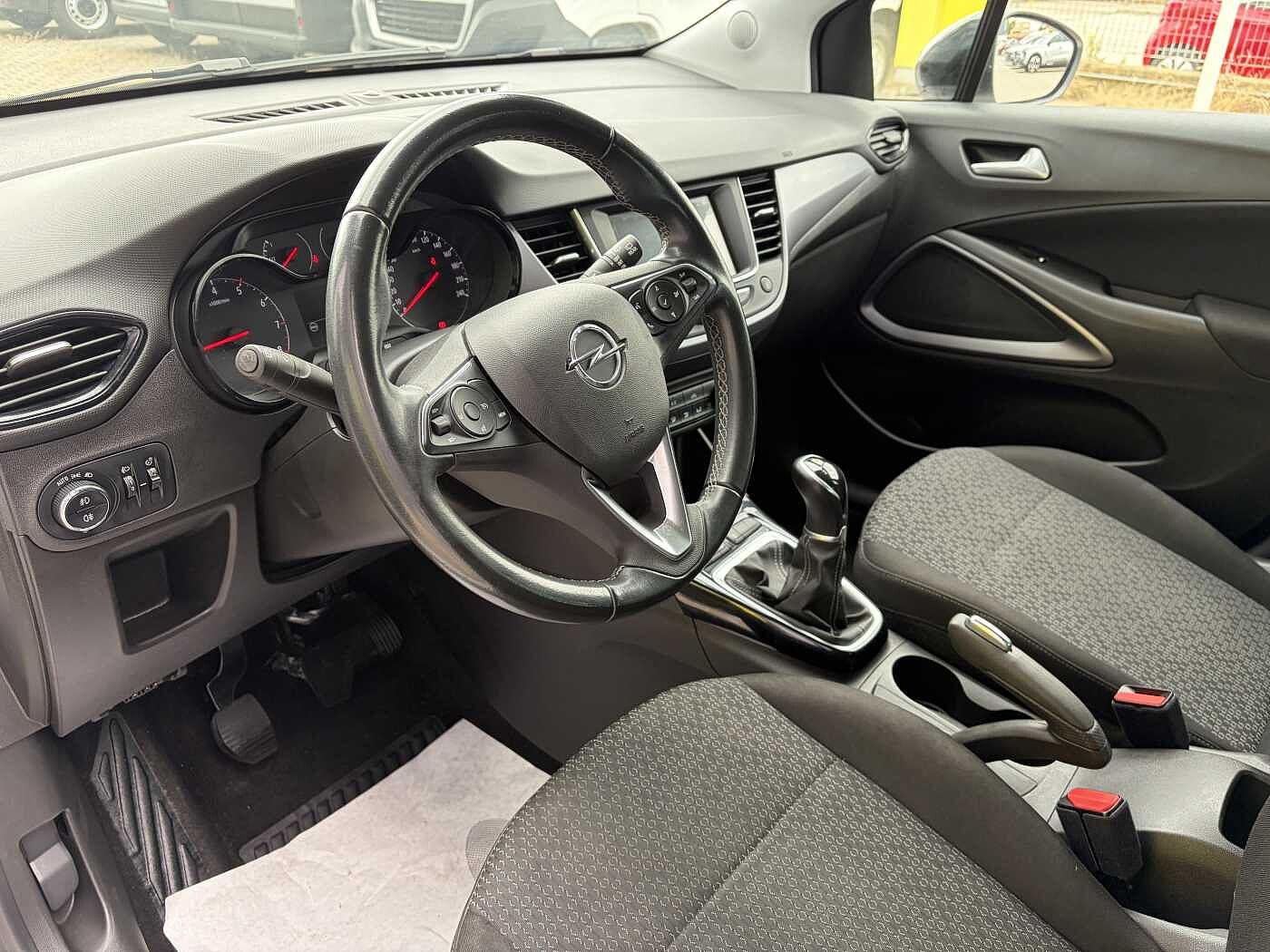 Opel Crossland –  