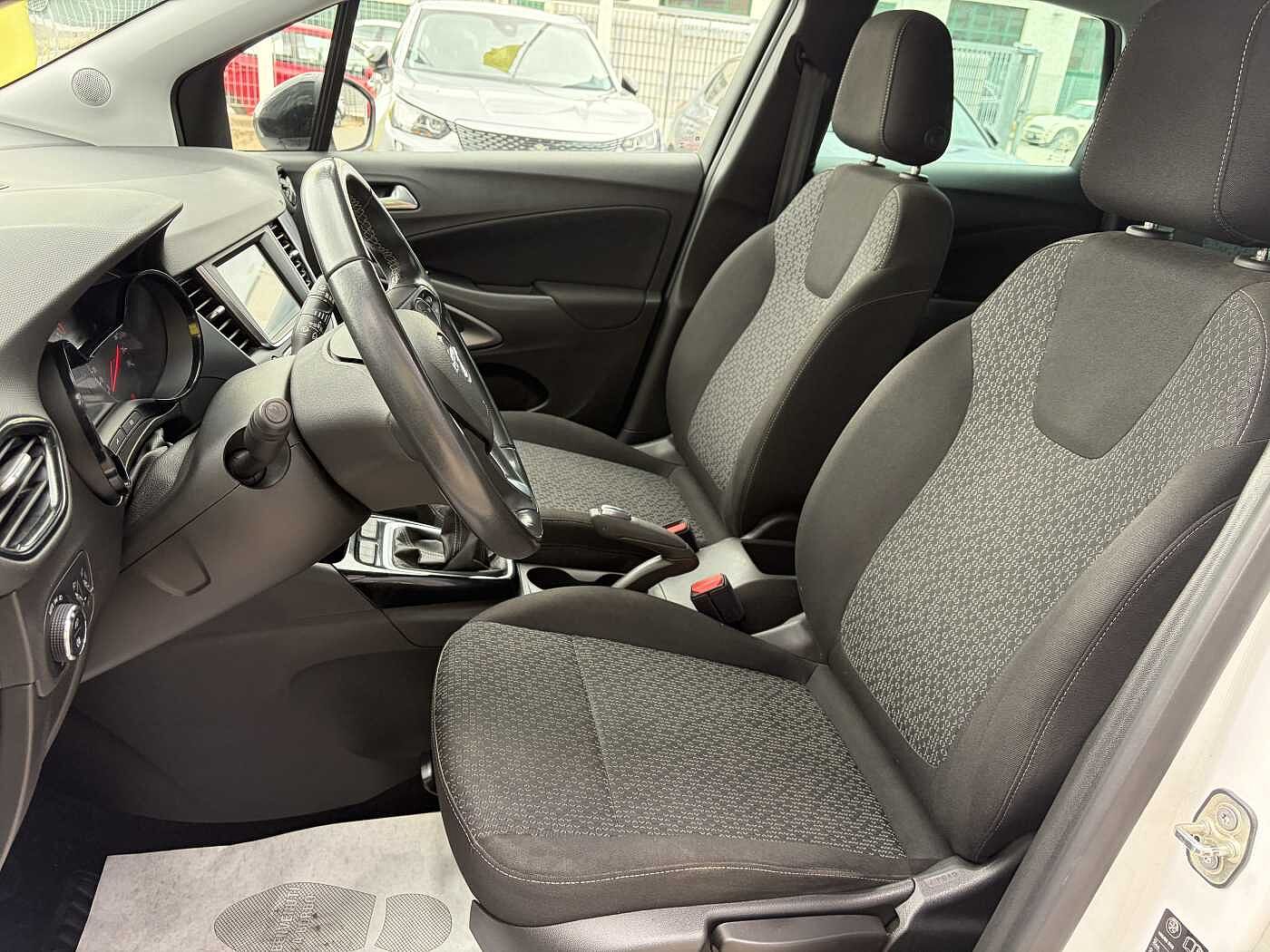 Opel Crossland –  
