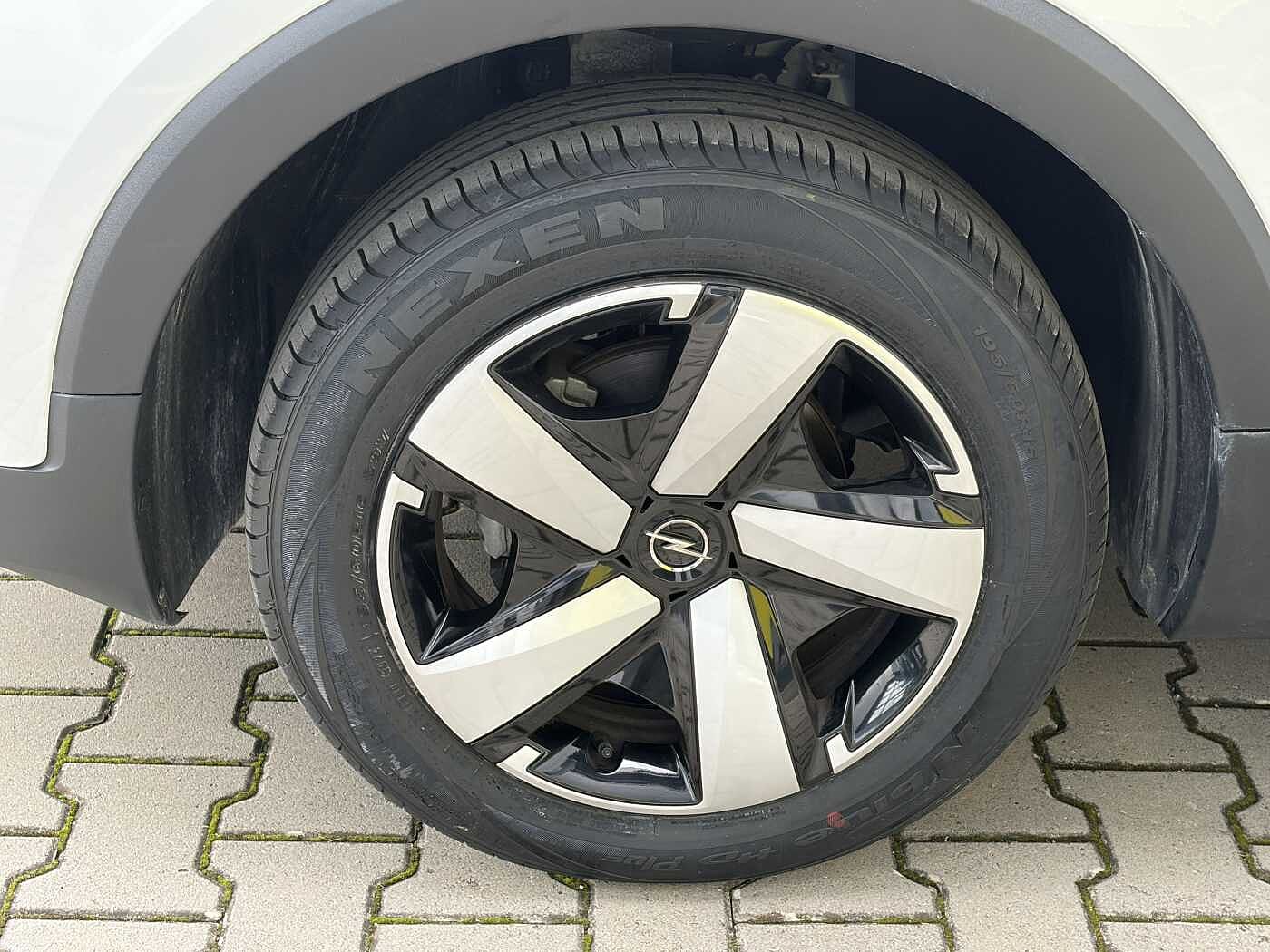 Opel Crossland –  