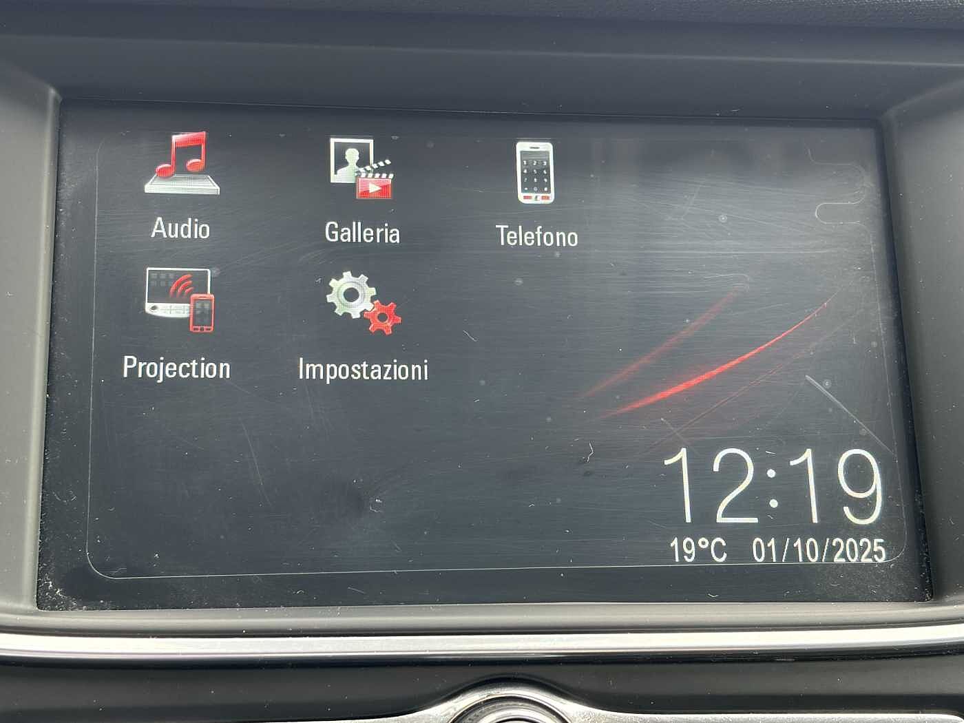 Opel Crossland –  