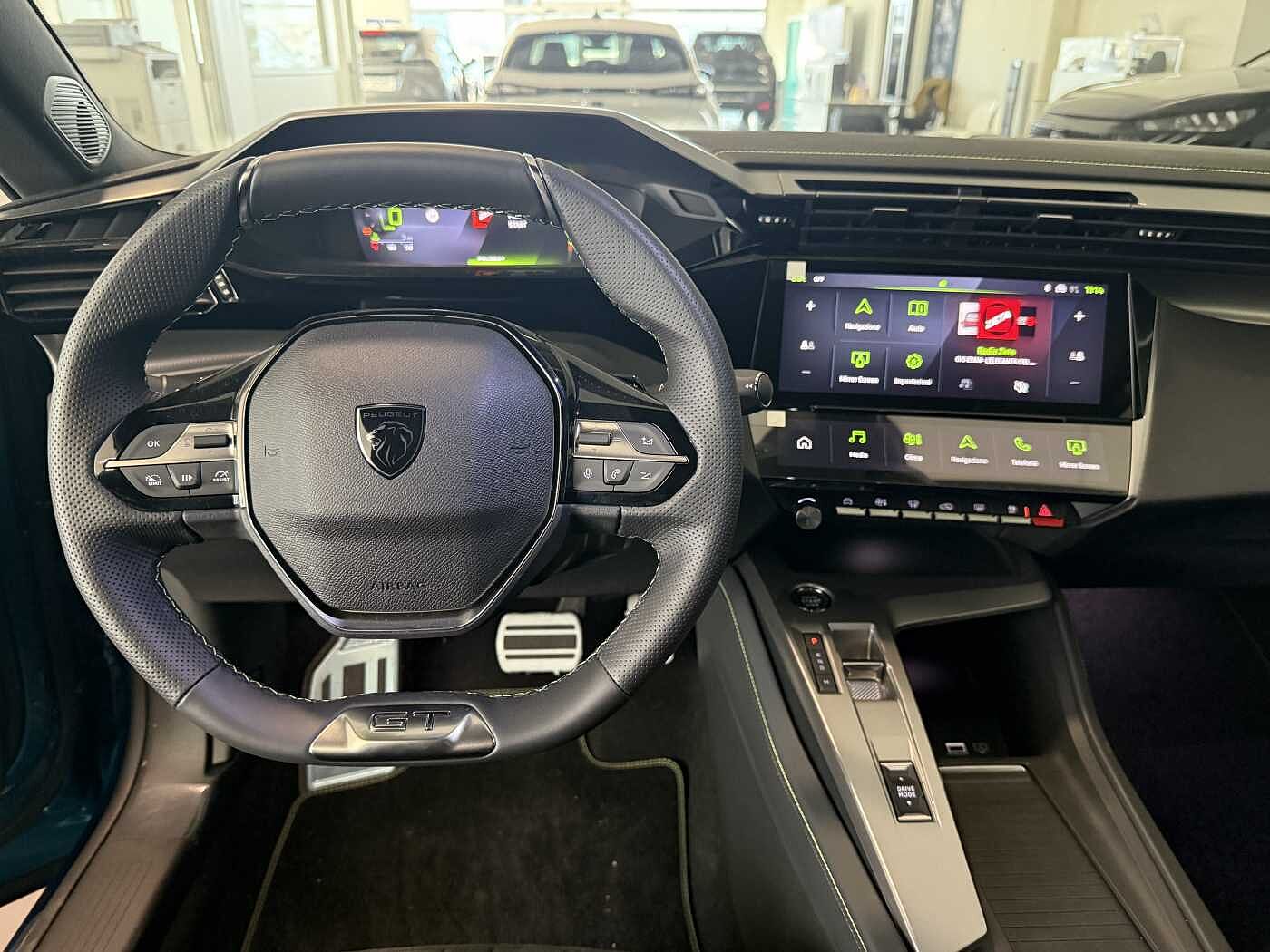 Peugeot 408 – Hybrid 136 e-DCS6 GT  