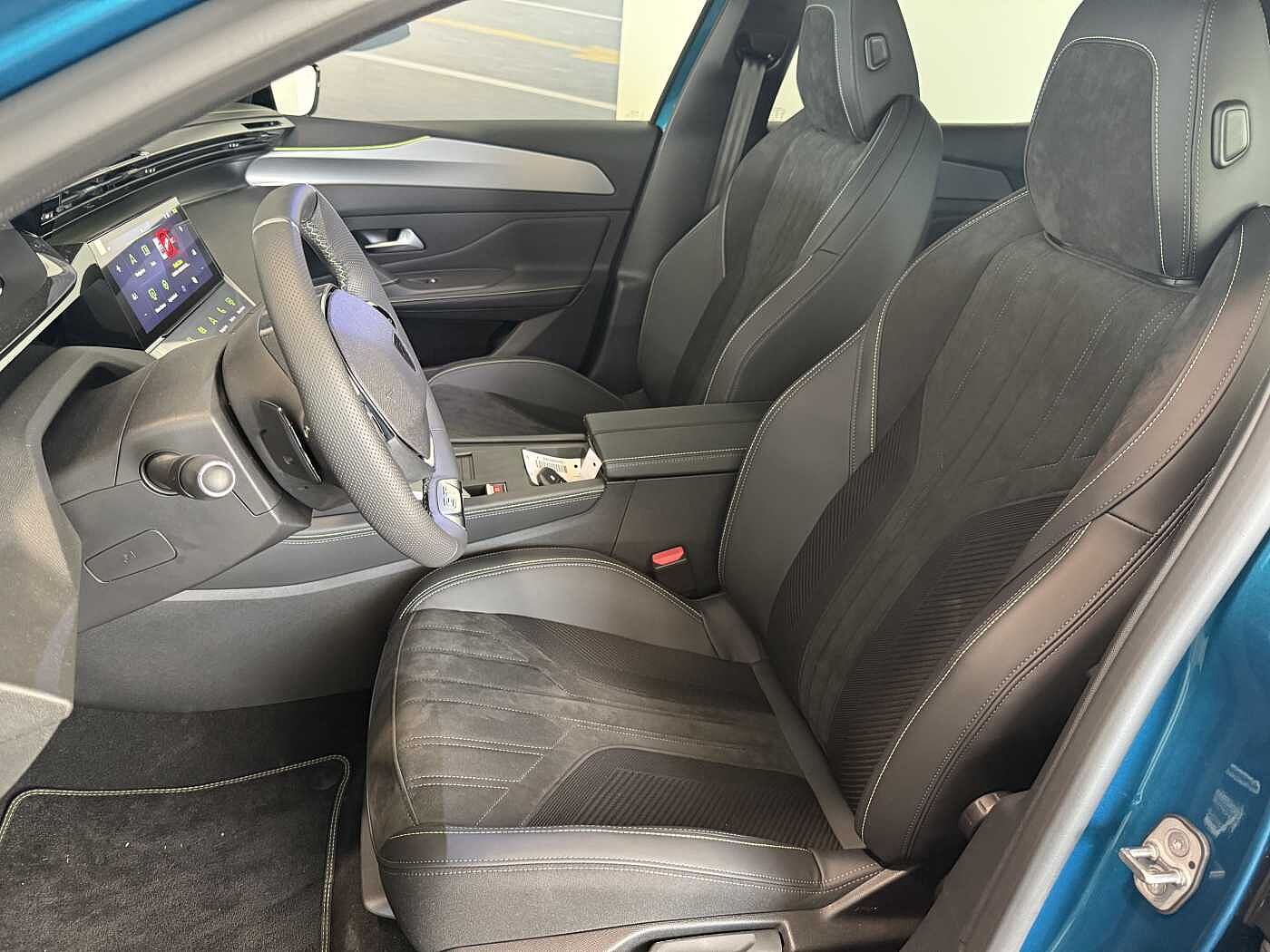 Peugeot 408 – Hybrid 136 e-DCS6 GT  