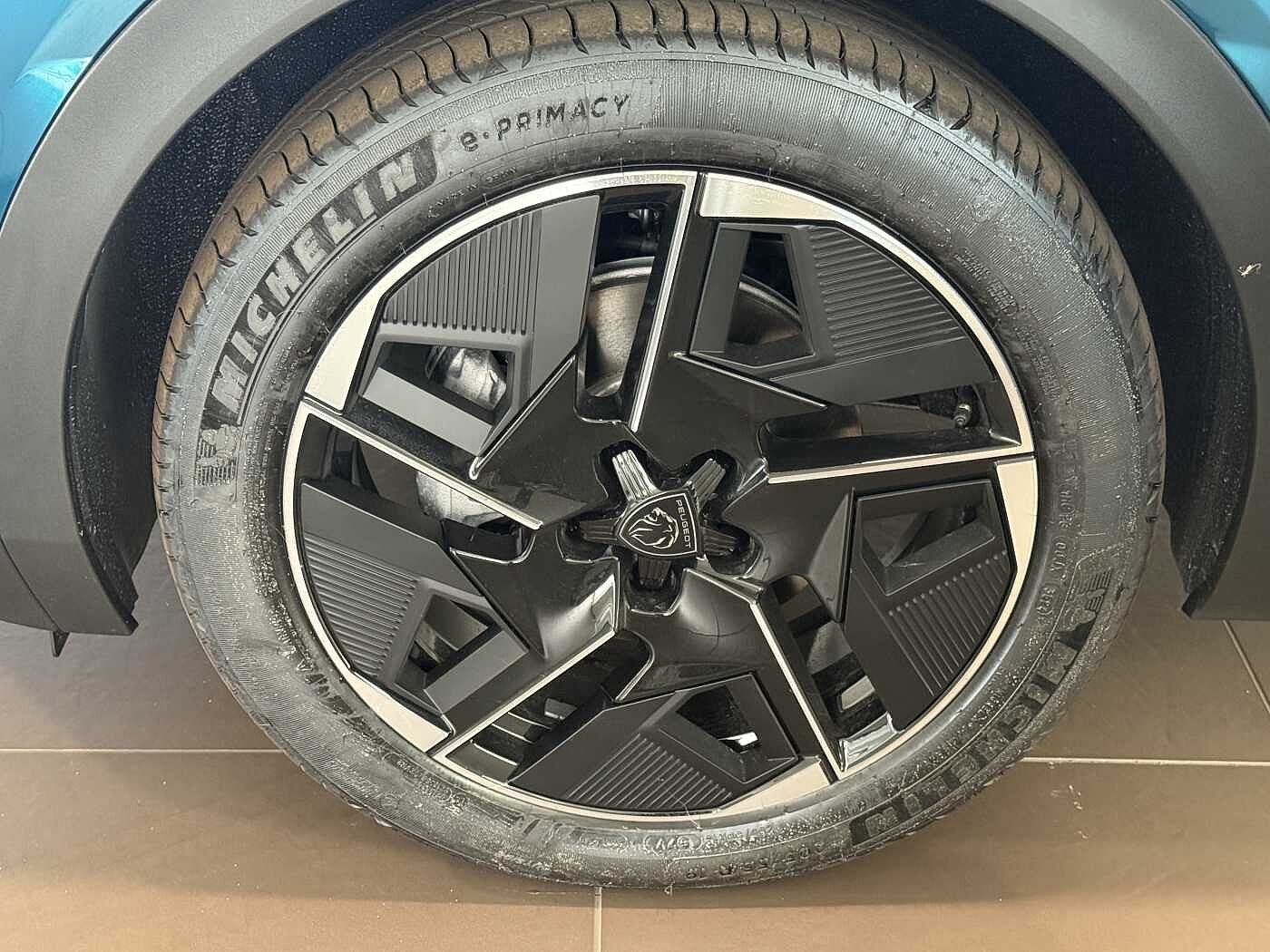 Peugeot 408 – Hybrid 136 e-DCS6 GT  
