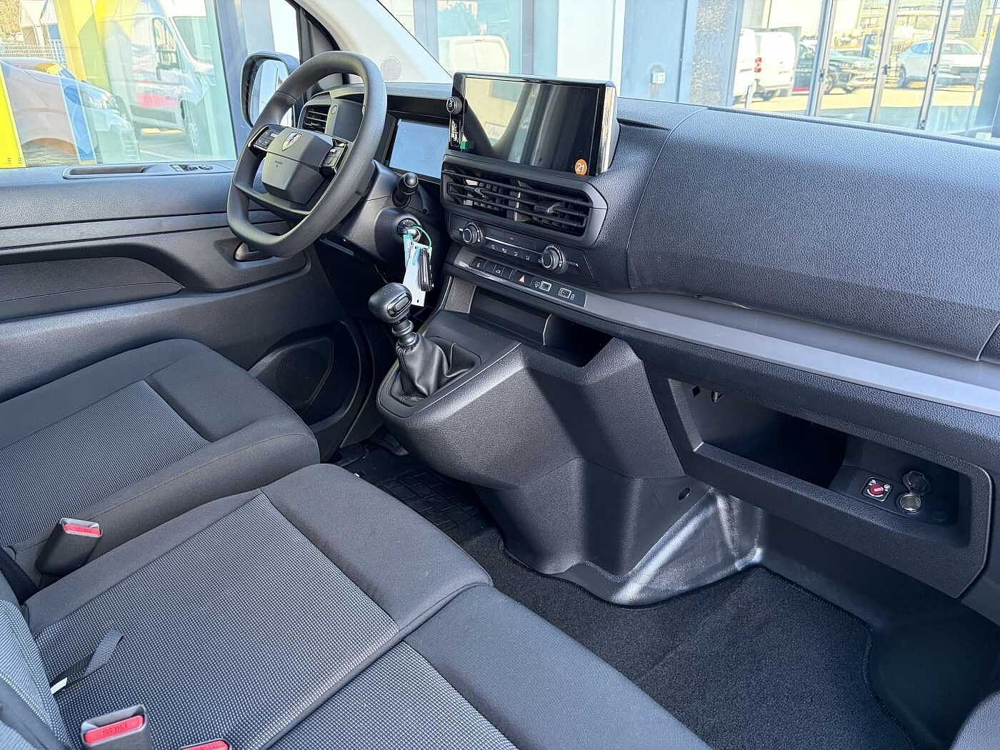 Peugeot Expert – 2.0 BlueHDi 140 PL-TN  Standard  