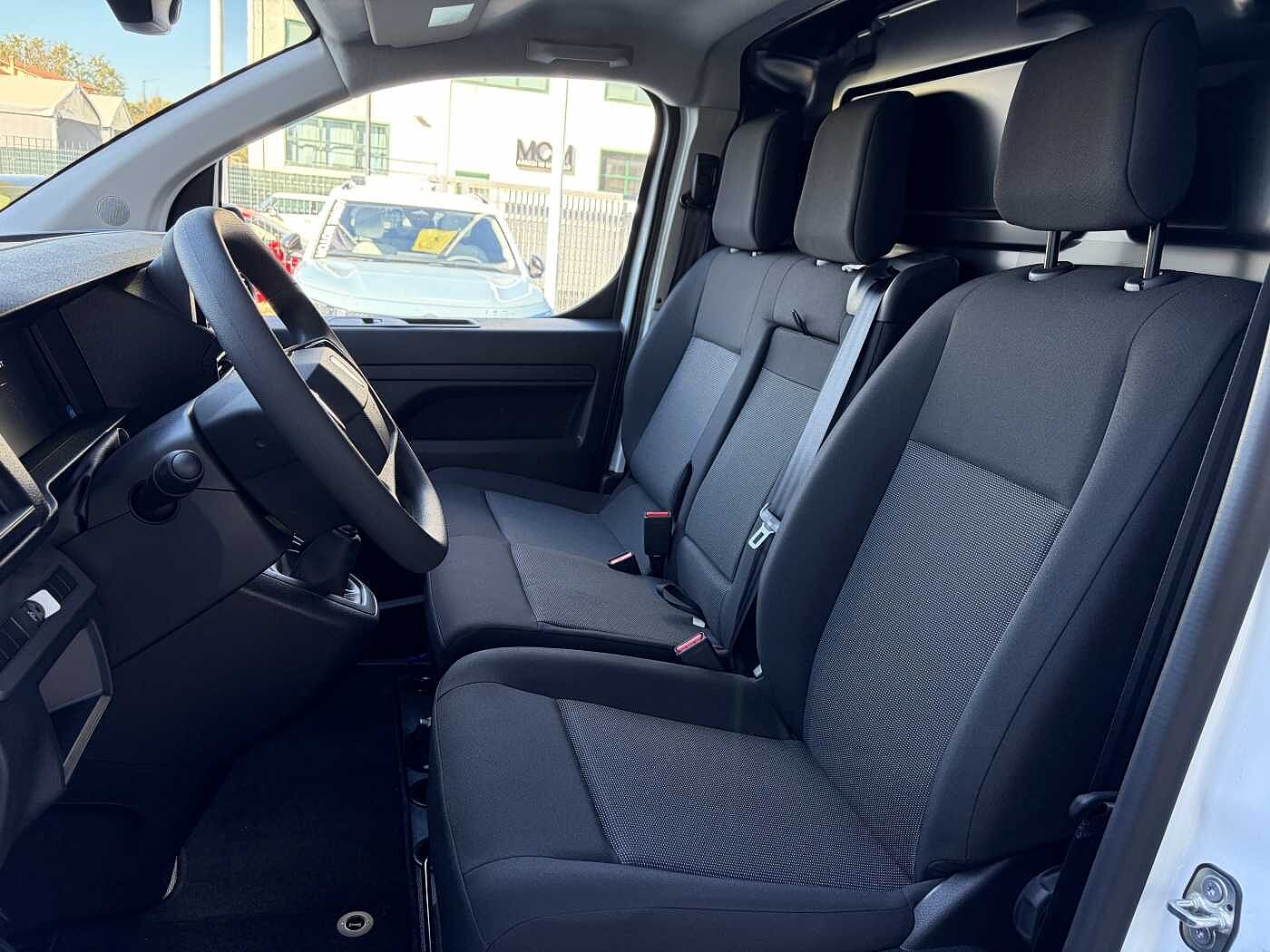 Peugeot Expert – 2.0 BlueHDi 140 PL-TN  Standard  