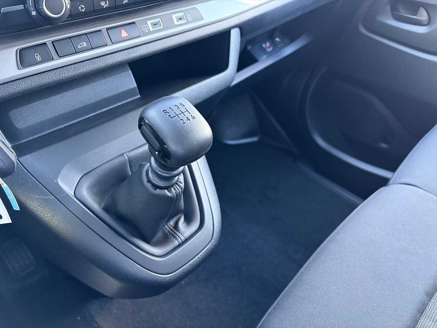 Peugeot Expert – 2.0 BlueHDi 140 PL-TN  Standard  