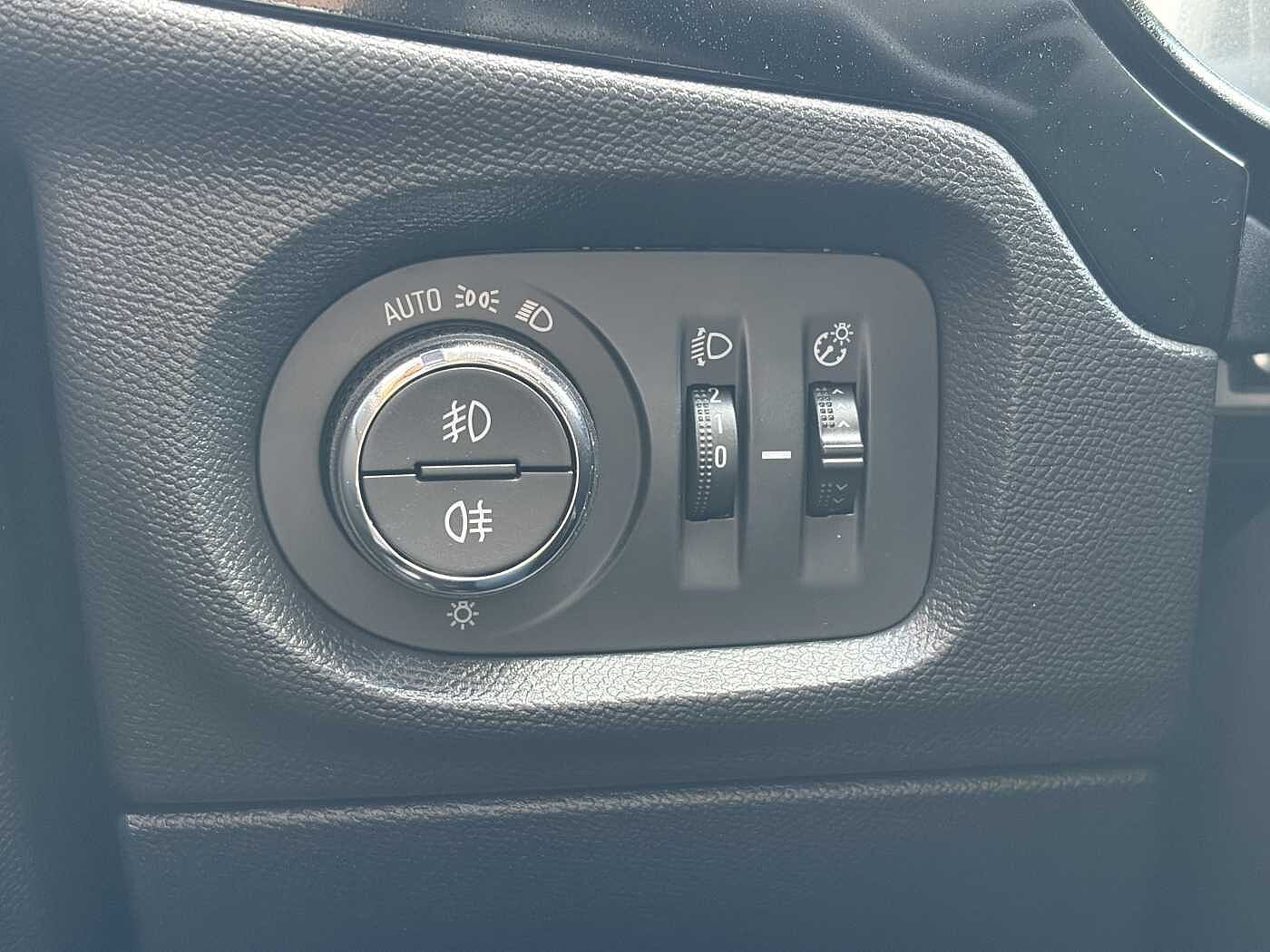 Opel Corsa – 1.2 Edition  