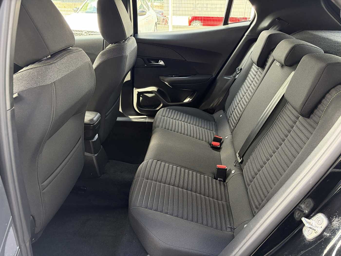 Peugeot 2008 – 1.2 PureTech 100 CV Active  