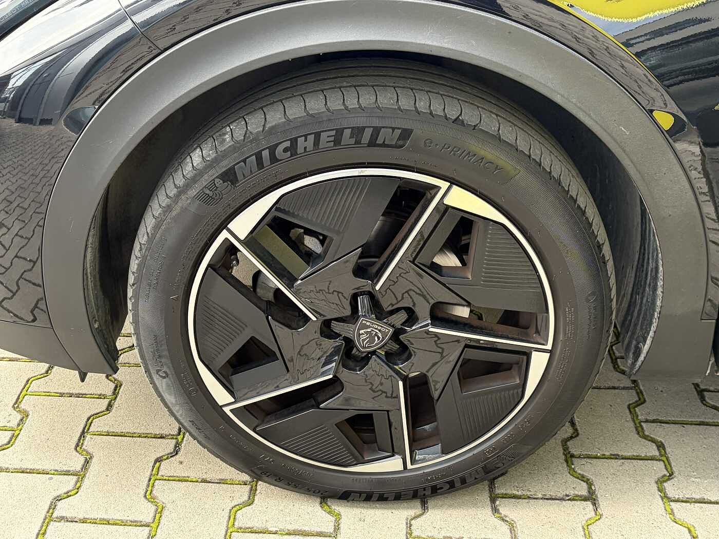 Peugeot 408 – PureTech 130 CV EAT8 GT + TETTO  