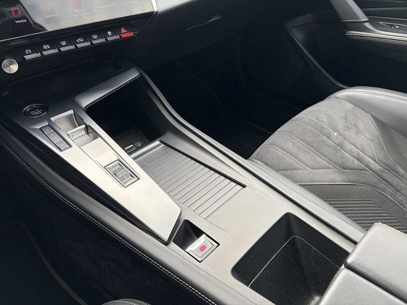 Peugeot 408 – PureTech 130 CV EAT8 GT + TETTO  